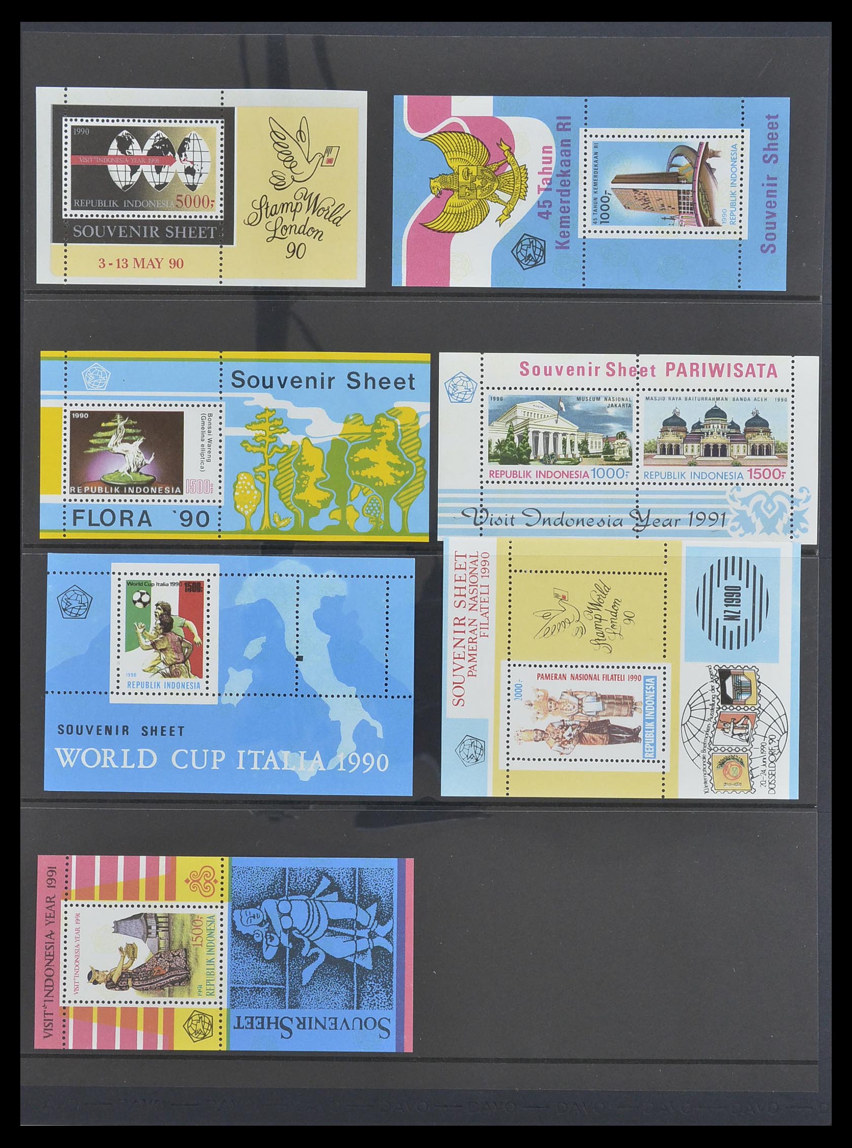 33483 112 - Stamp collection 33483 Indonesia 1945-1999.