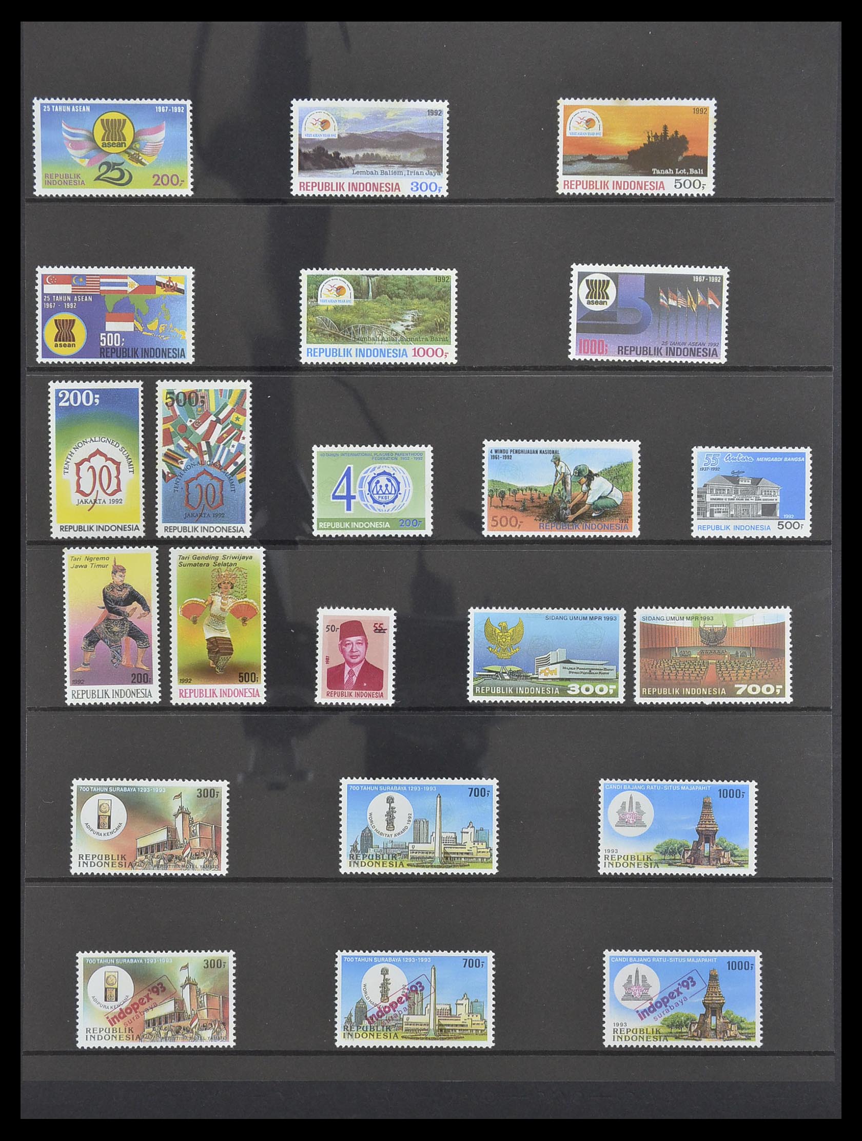 33483 117 - Postzegelverzameling 33483 Indonesië 1945-1999.