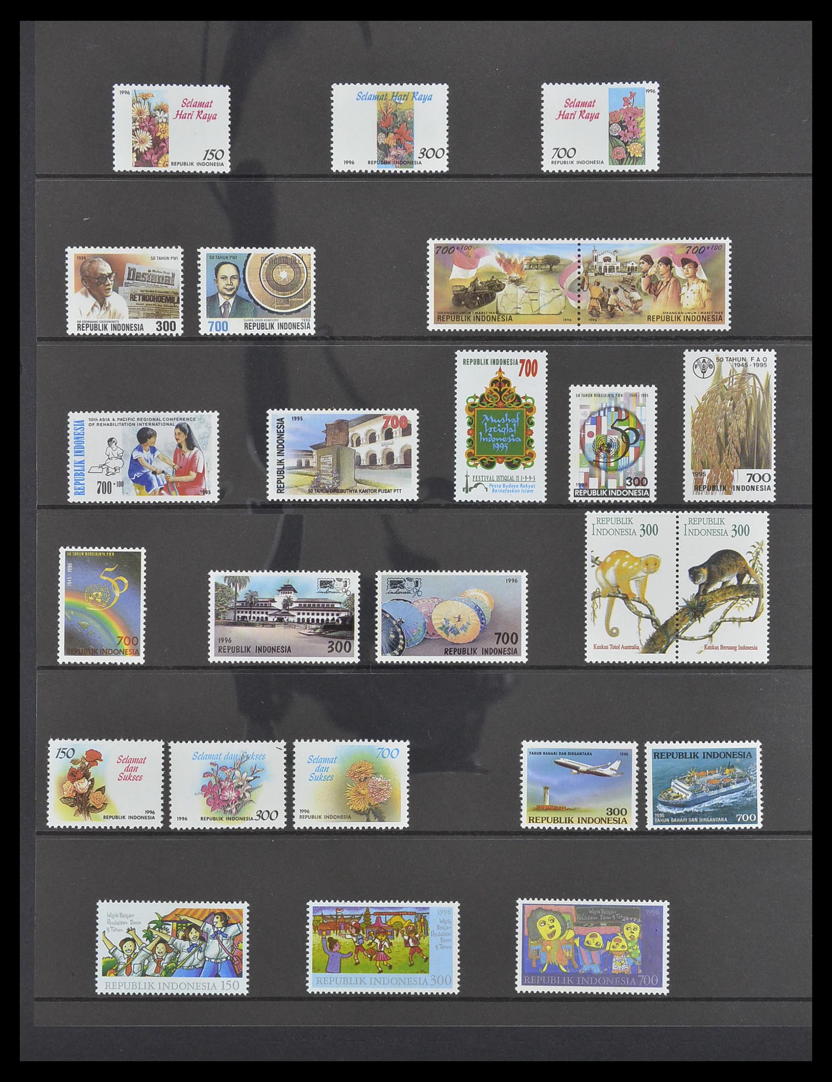 33483 124 - Postzegelverzameling 33483 Indonesië 1945-1999.