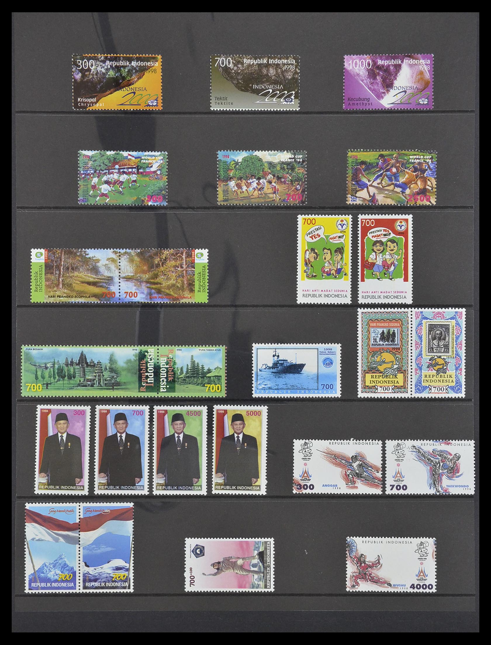 33483 135 - Postzegelverzameling 33483 Indonesië 1945-1999.