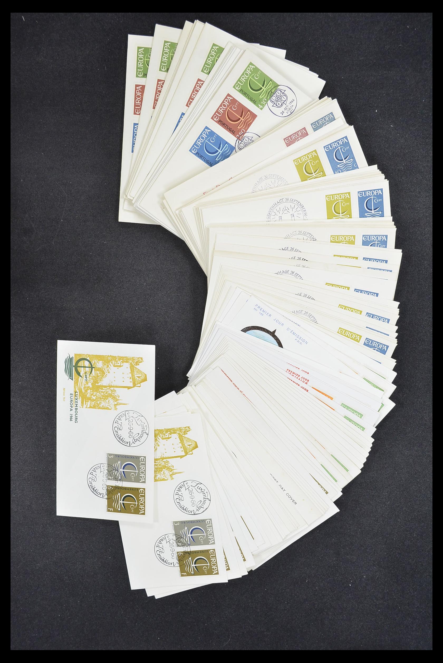 33542 029 - Stamp collection 33542 Europa Cept first day covers 1956-1999.