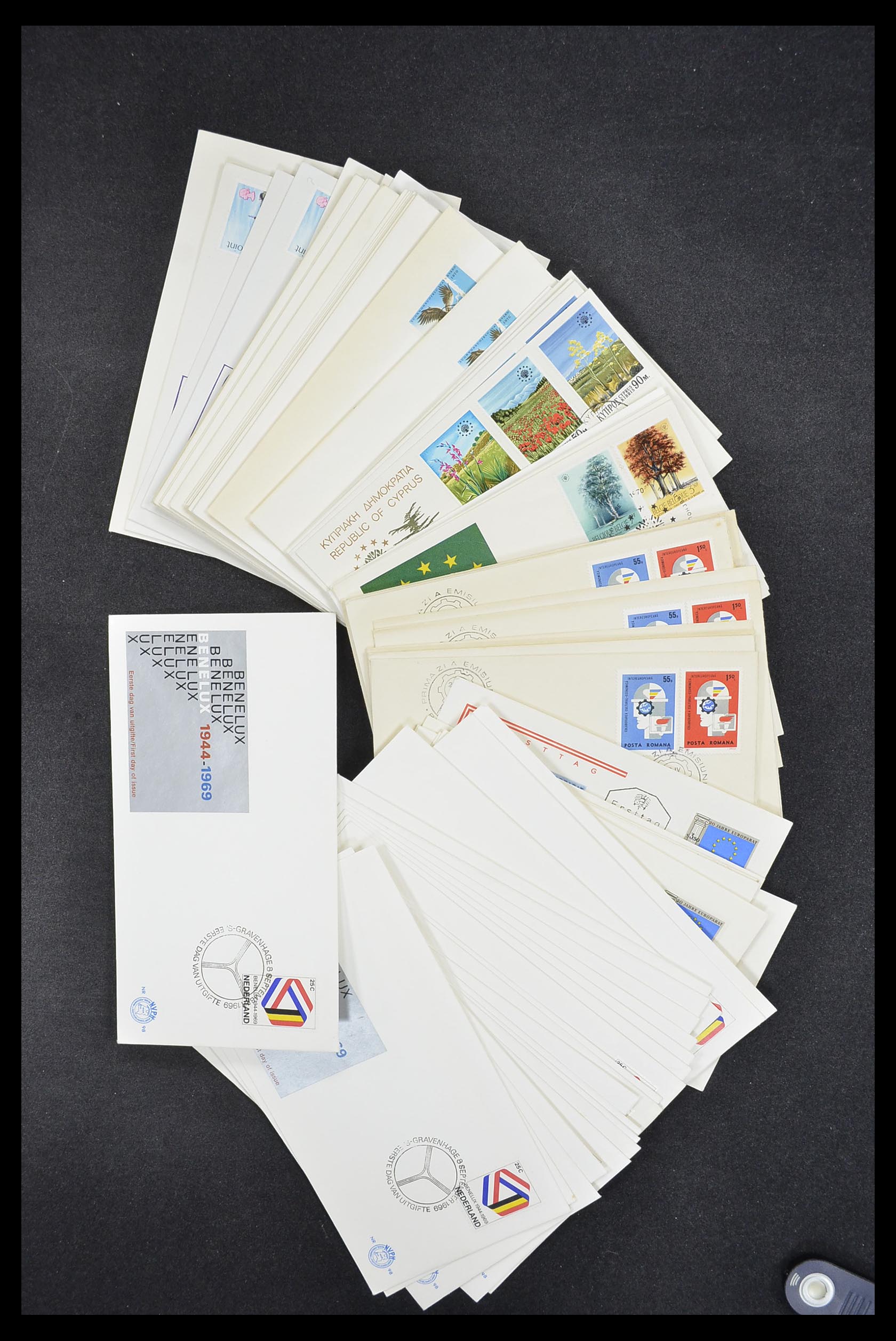 33542 100 - Stamp collection 33542 Europa Cept first day covers 1956-1999.
