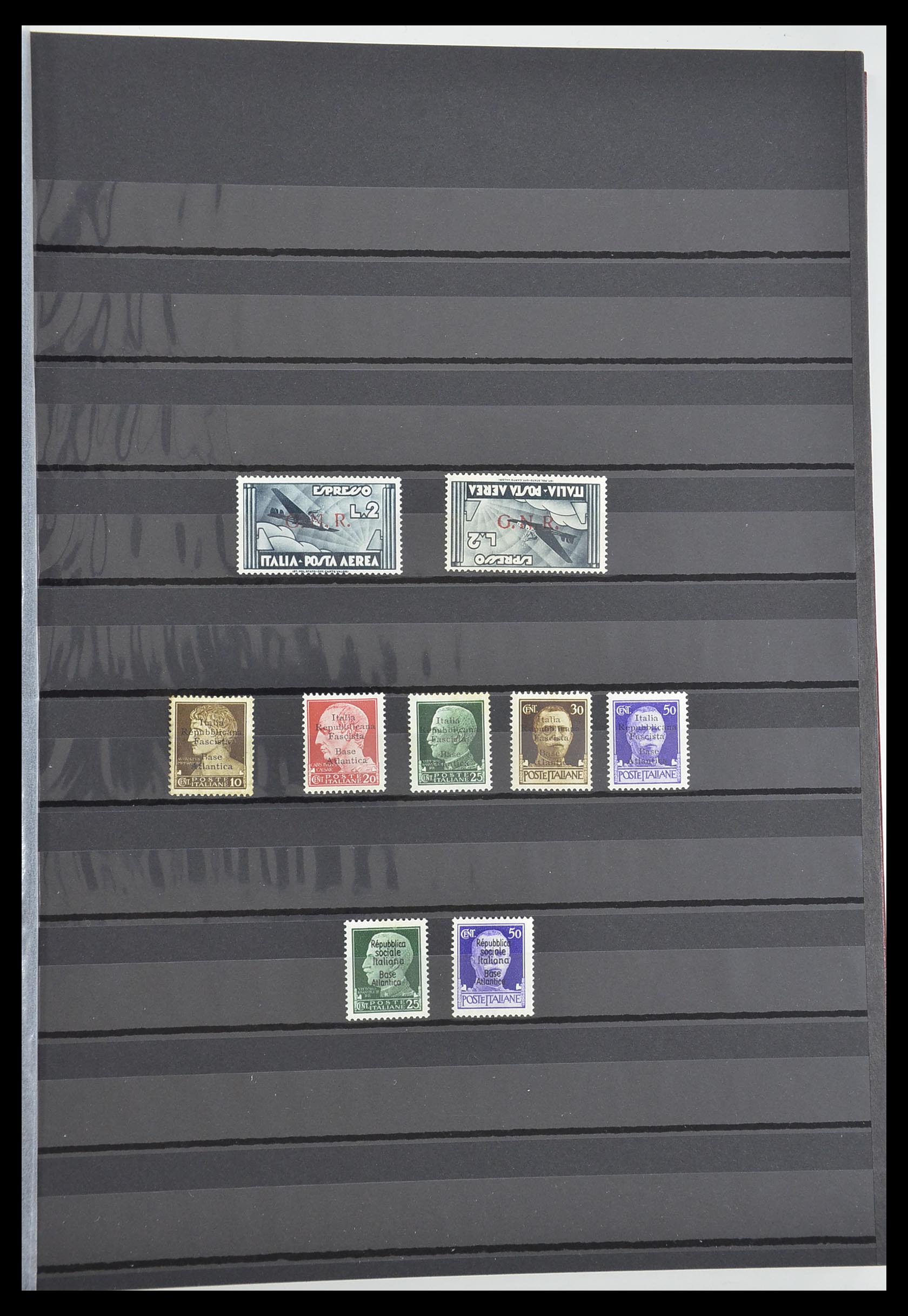 33560 011 - Postzegelverzameling 33560 Italië BOB/bezetting/gebieden 1860-1945.