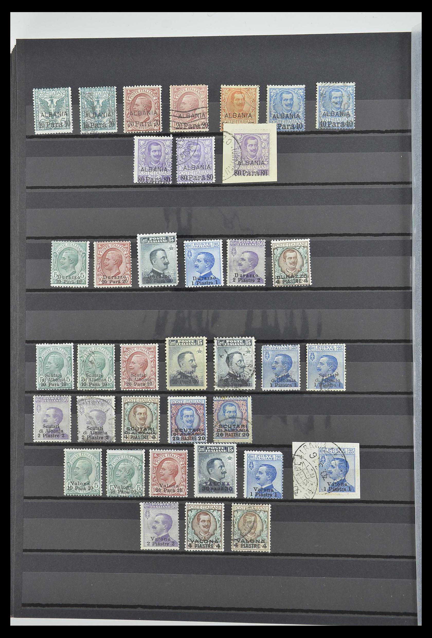 33560 031 - Postzegelverzameling 33560 Italië BOB/bezetting/gebieden 1860-1945.
