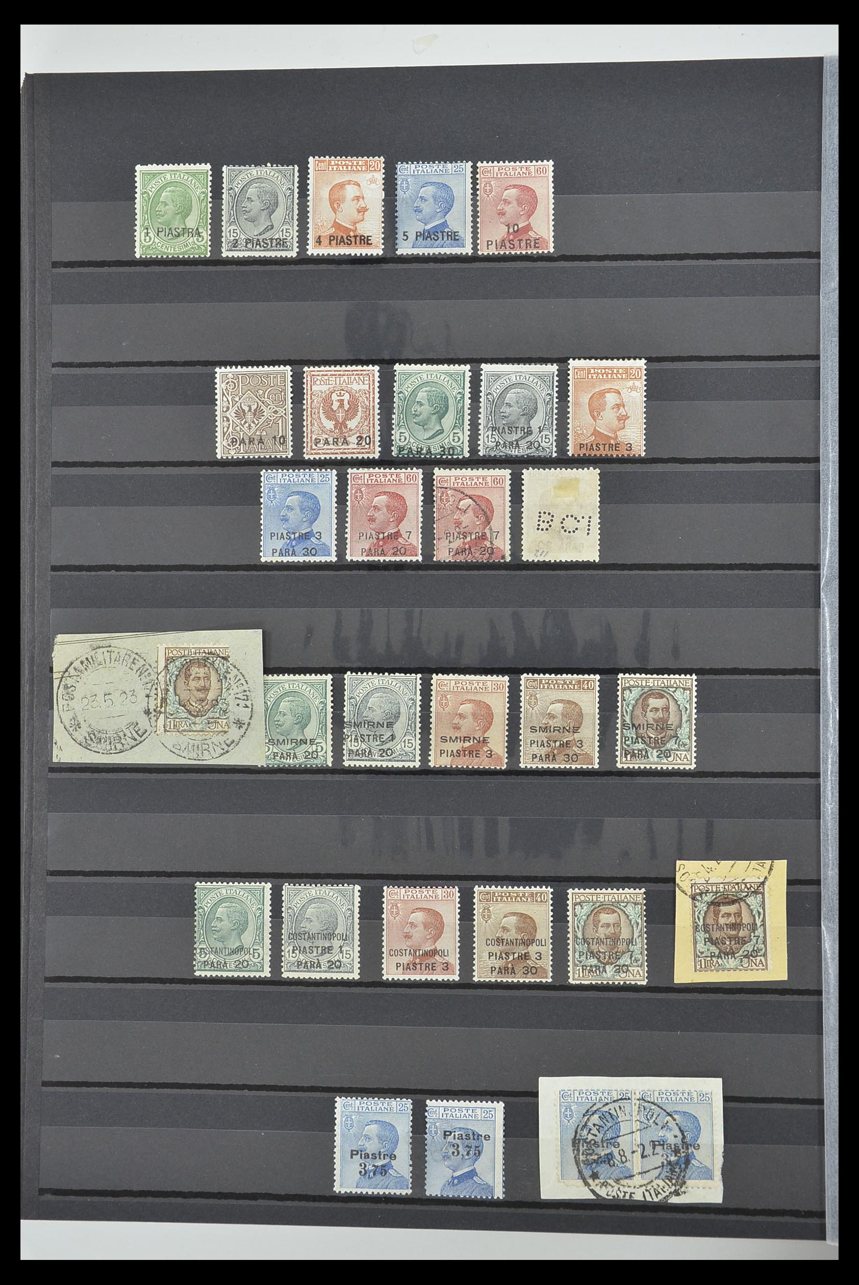 33560 041 - Postzegelverzameling 33560 Italië BOB/bezetting/gebieden 1860-1945.