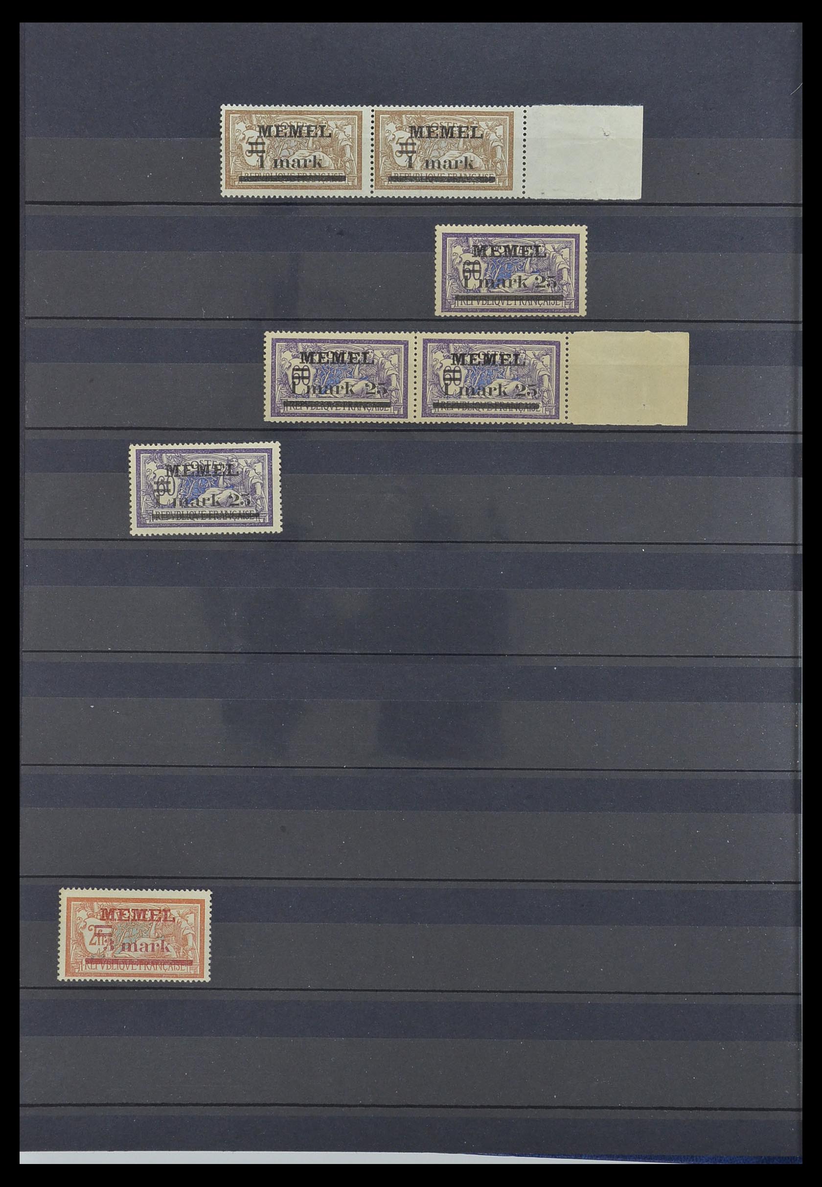 33570 004 - Postzegelverzameling 33570 Memel 1920-1923.