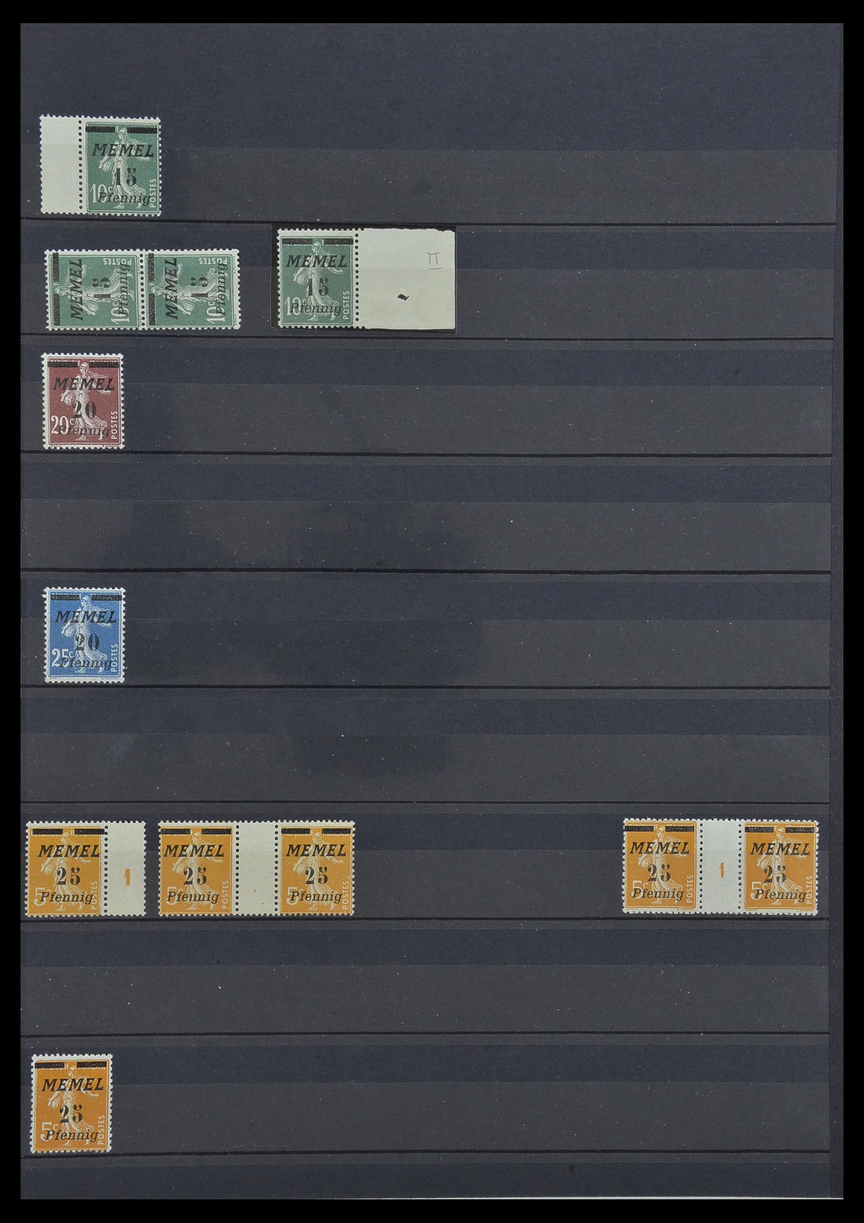 33570 010 - Postzegelverzameling 33570 Memel 1920-1923.