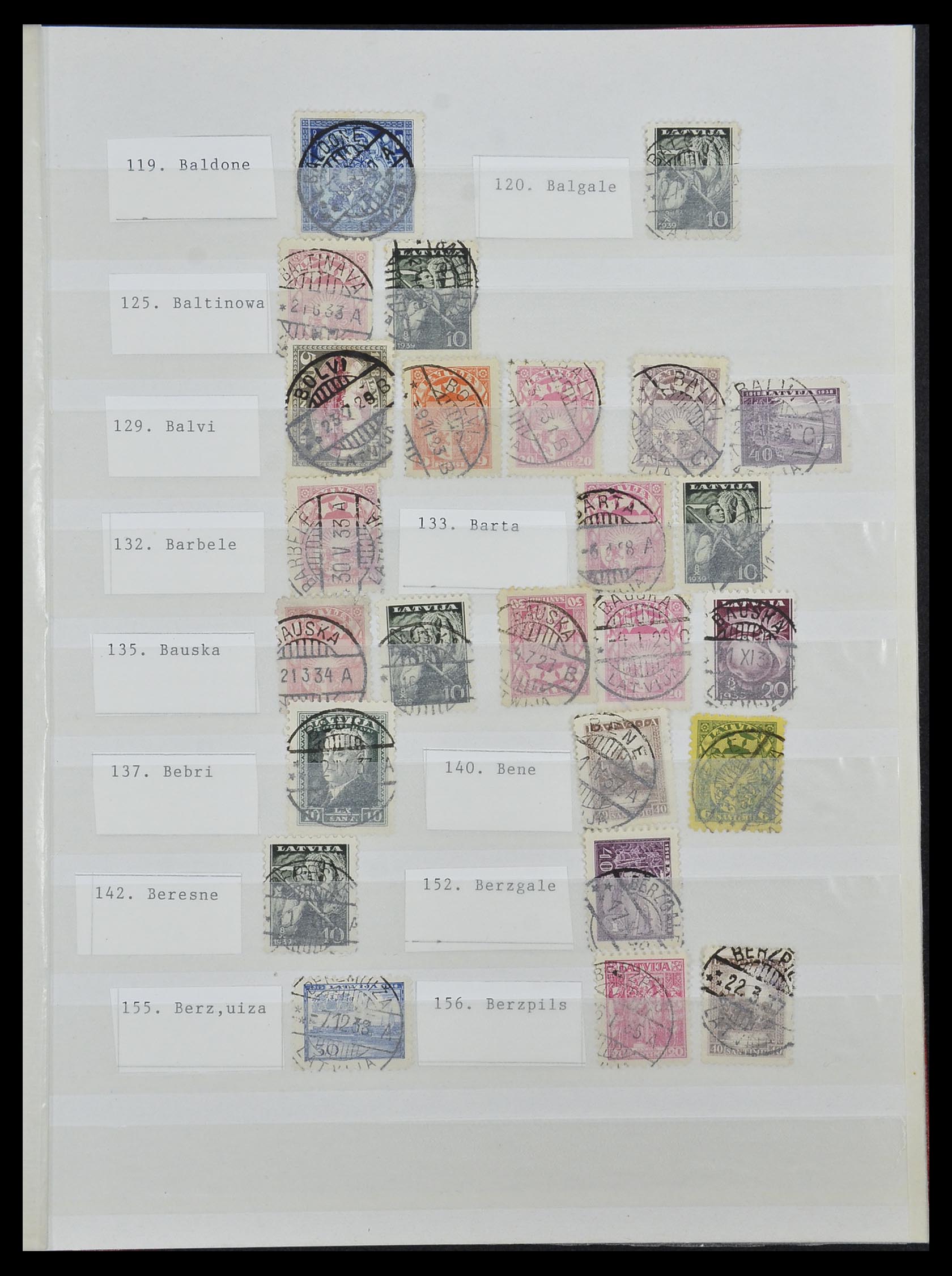 33572 003 - Postzegelverzameling 33572 Letland stempels 1919-1939.