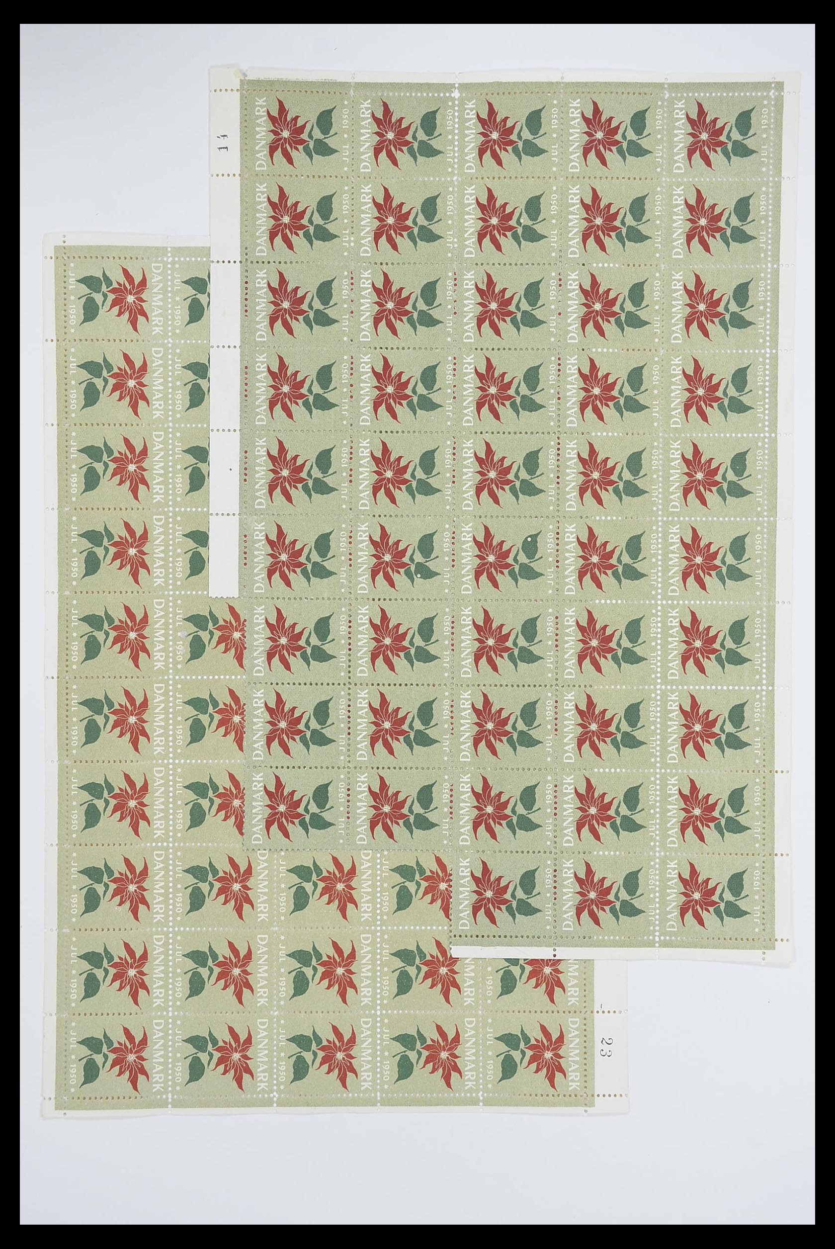 33575 081 - Stamp collection 33575 Denmark christmas seals 1904-2018!
