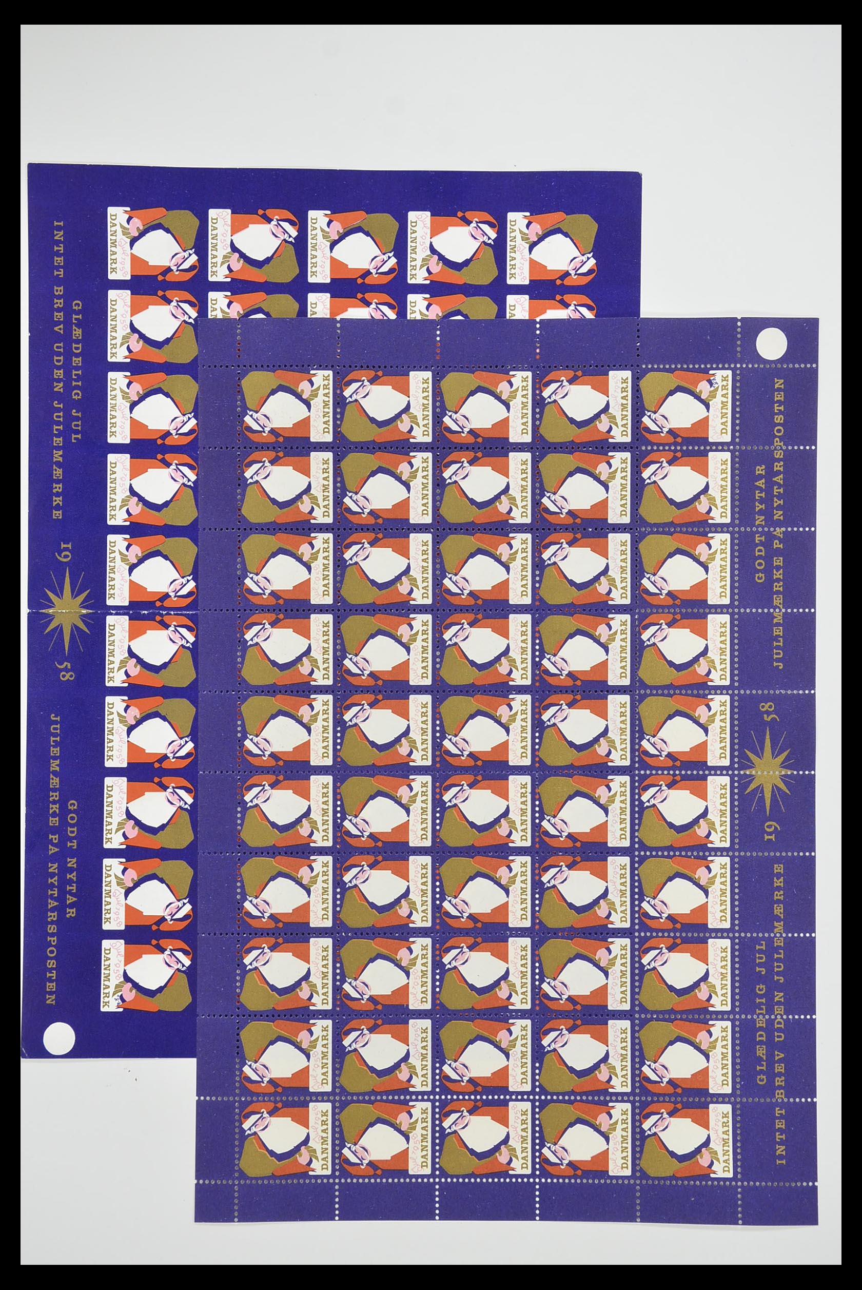 33575 093 - Stamp collection 33575 Denmark christmas seals 1904-2018!