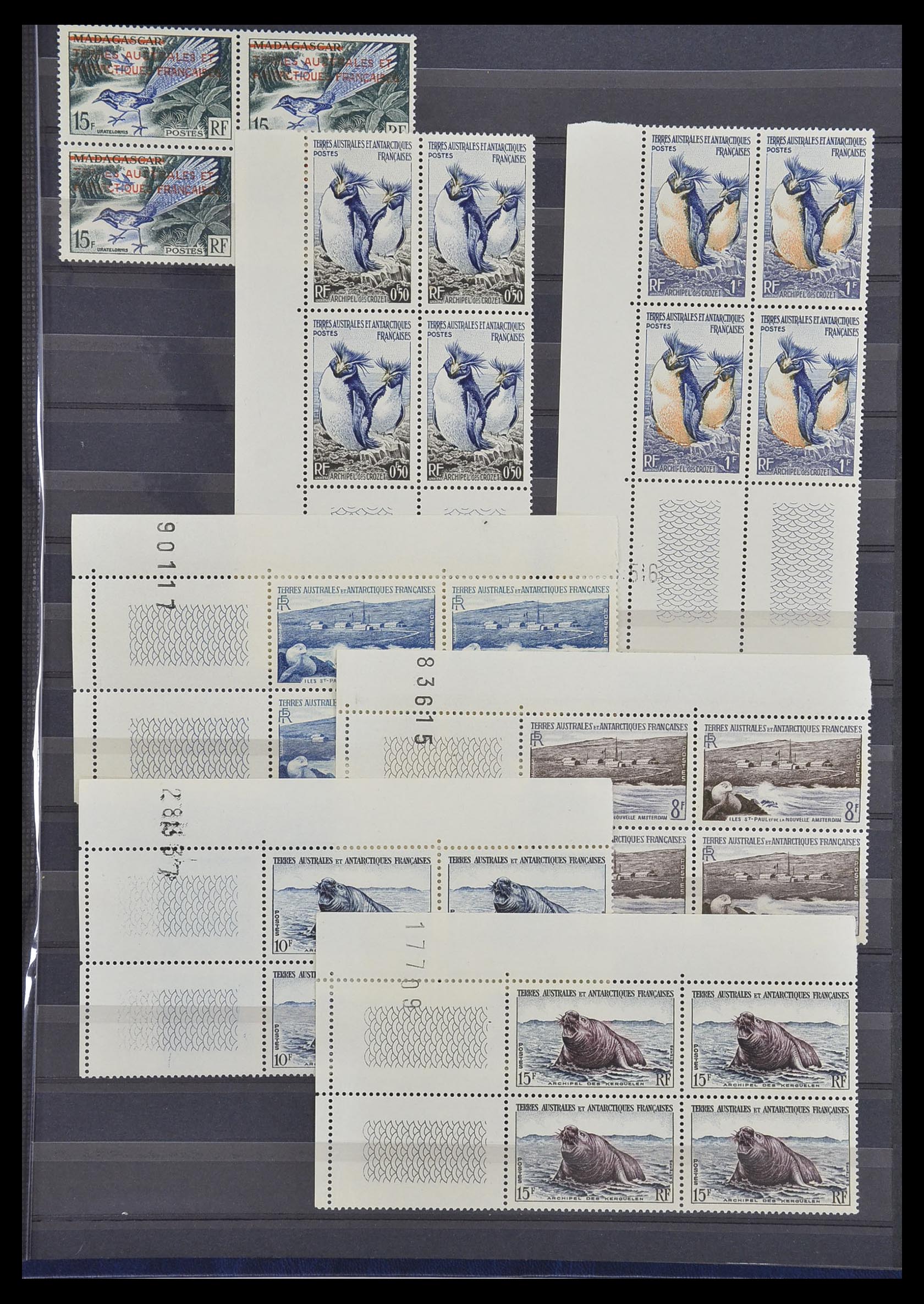 33678 001 - Postzegelverzameling 33678 T.A.A.F. toppers 1955-1996.