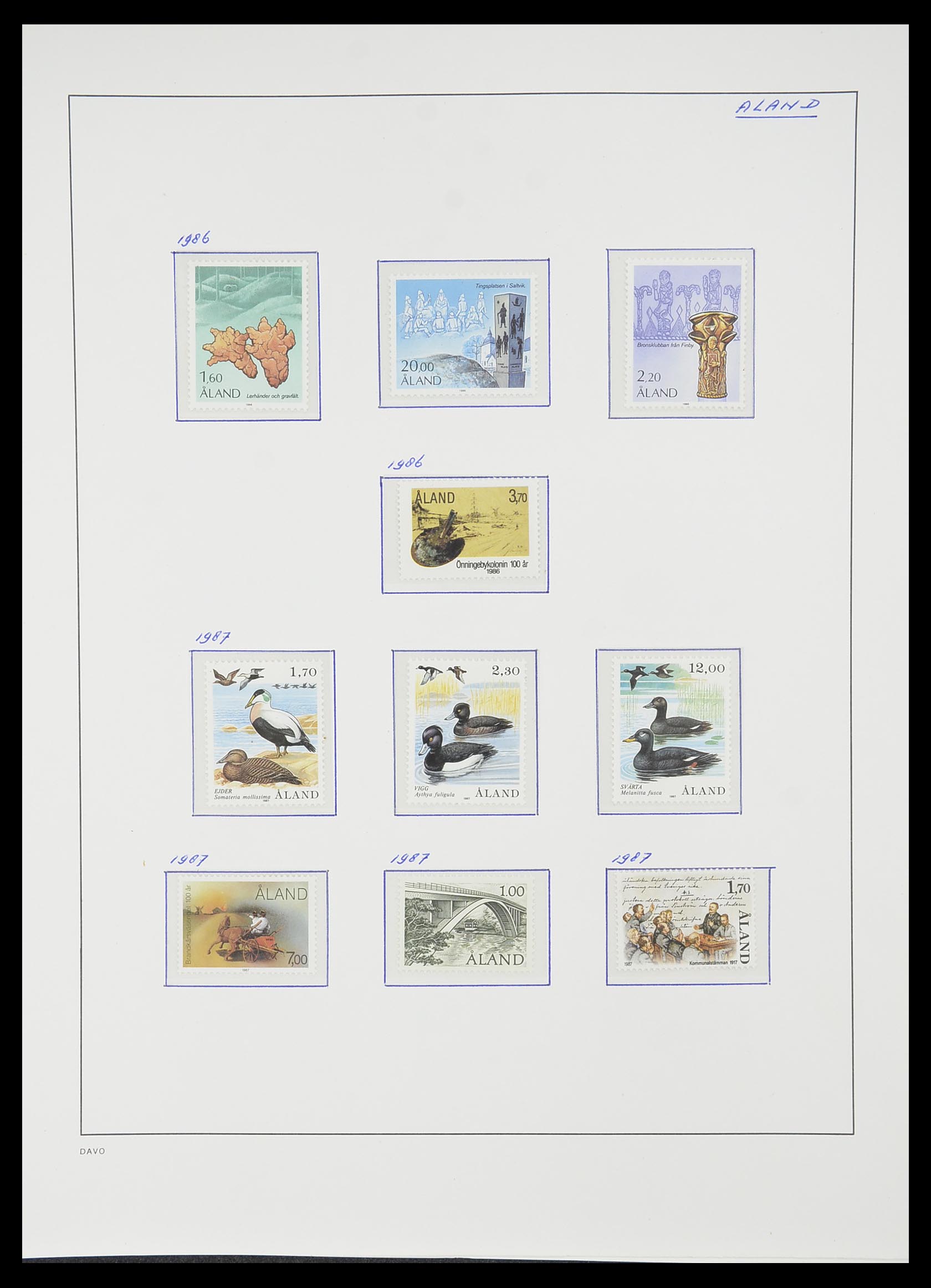 33729 156 - Stamp collection 33729 Finland 1875-1998.