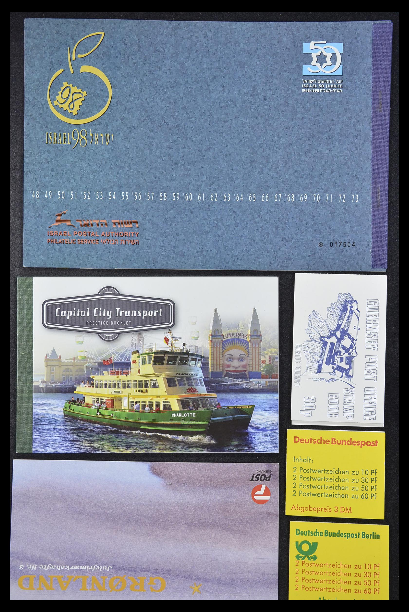 33744 025 - Postzegelverzameling 33744 Wereld postzegelboekjes 1919-2011.