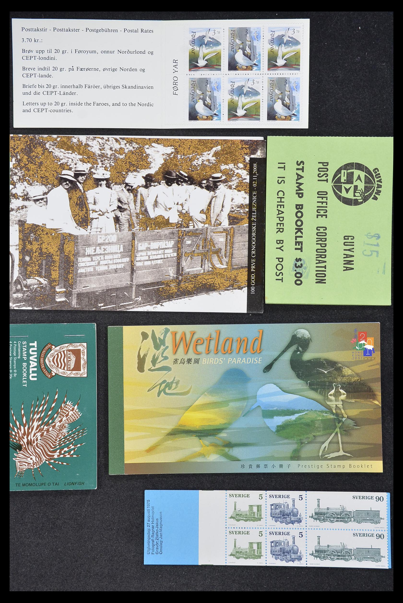 33744 026 - Postzegelverzameling 33744 Wereld postzegelboekjes 1919-2011.