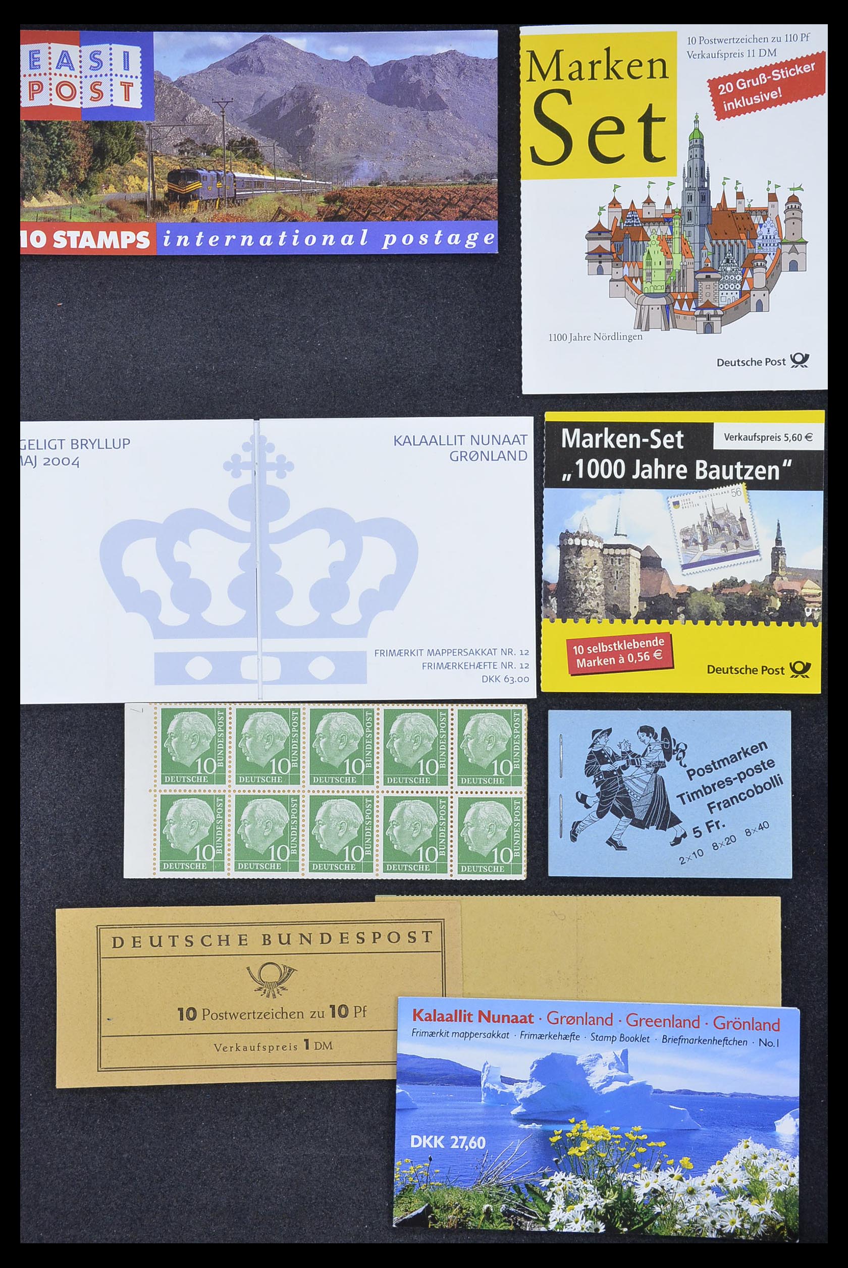 33744 038 - Postzegelverzameling 33744 Wereld postzegelboekjes 1919-2011.