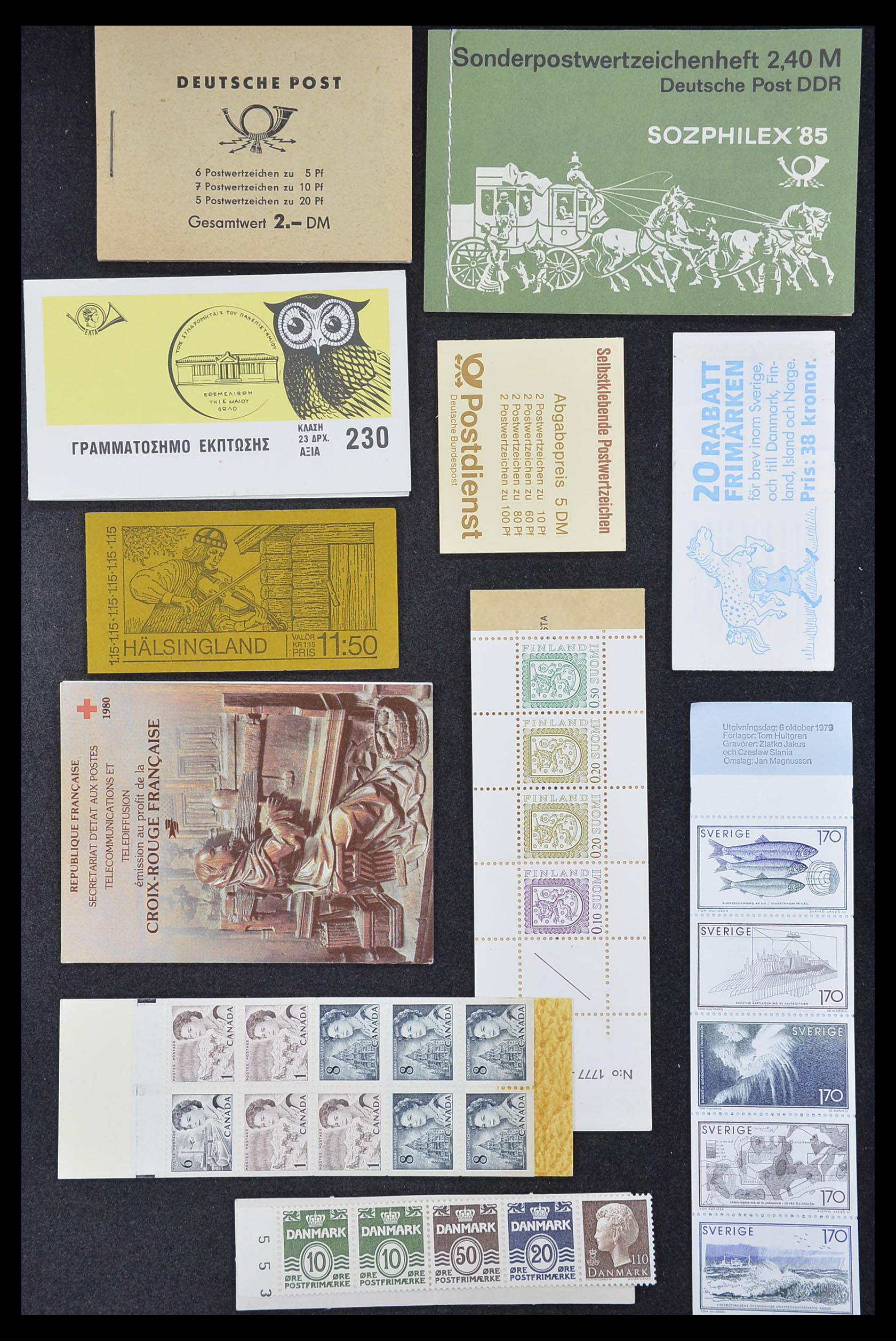 33744 046 - Postzegelverzameling 33744 Wereld postzegelboekjes 1919-2011.