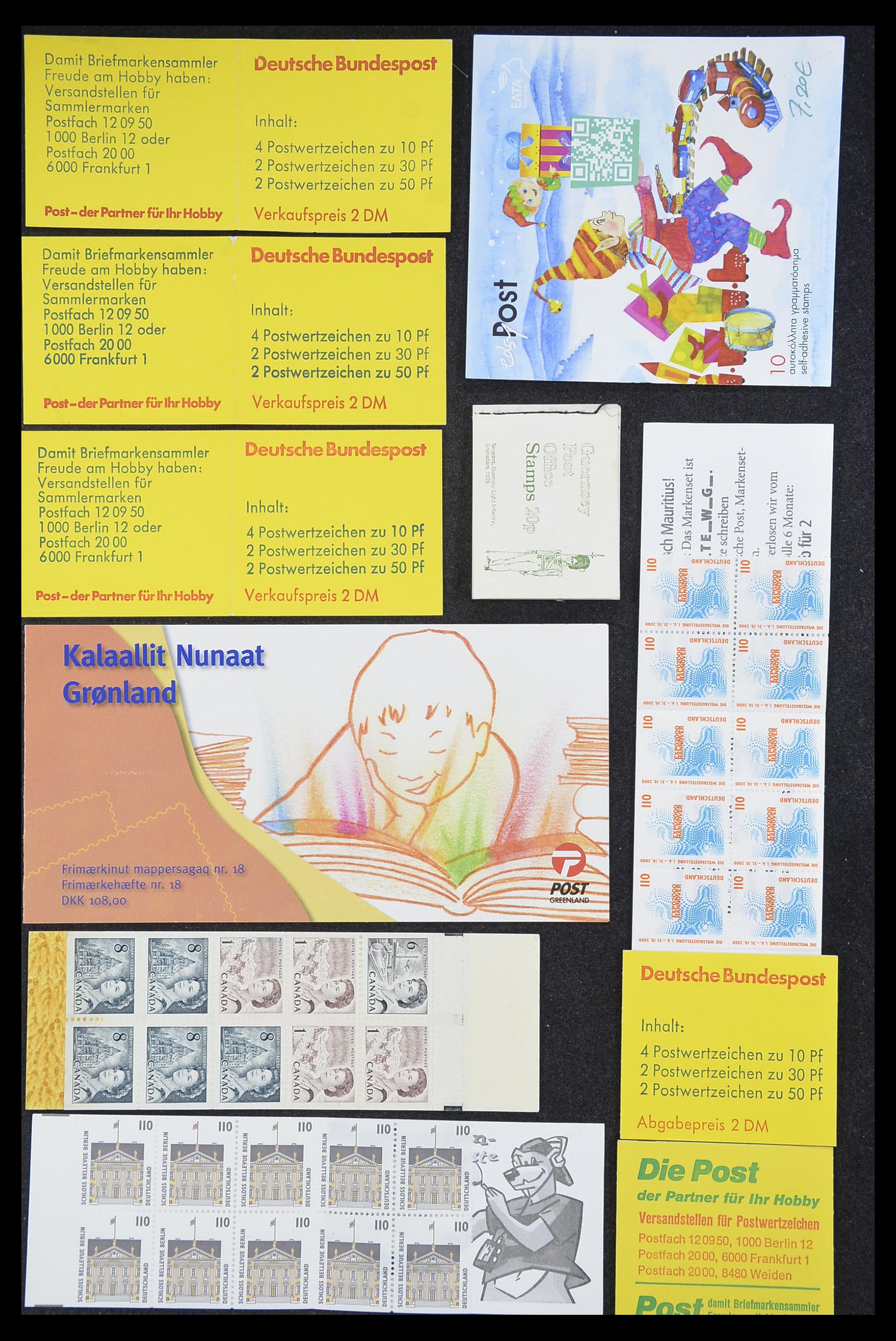 33744 052 - Postzegelverzameling 33744 Wereld postzegelboekjes 1919-2011.