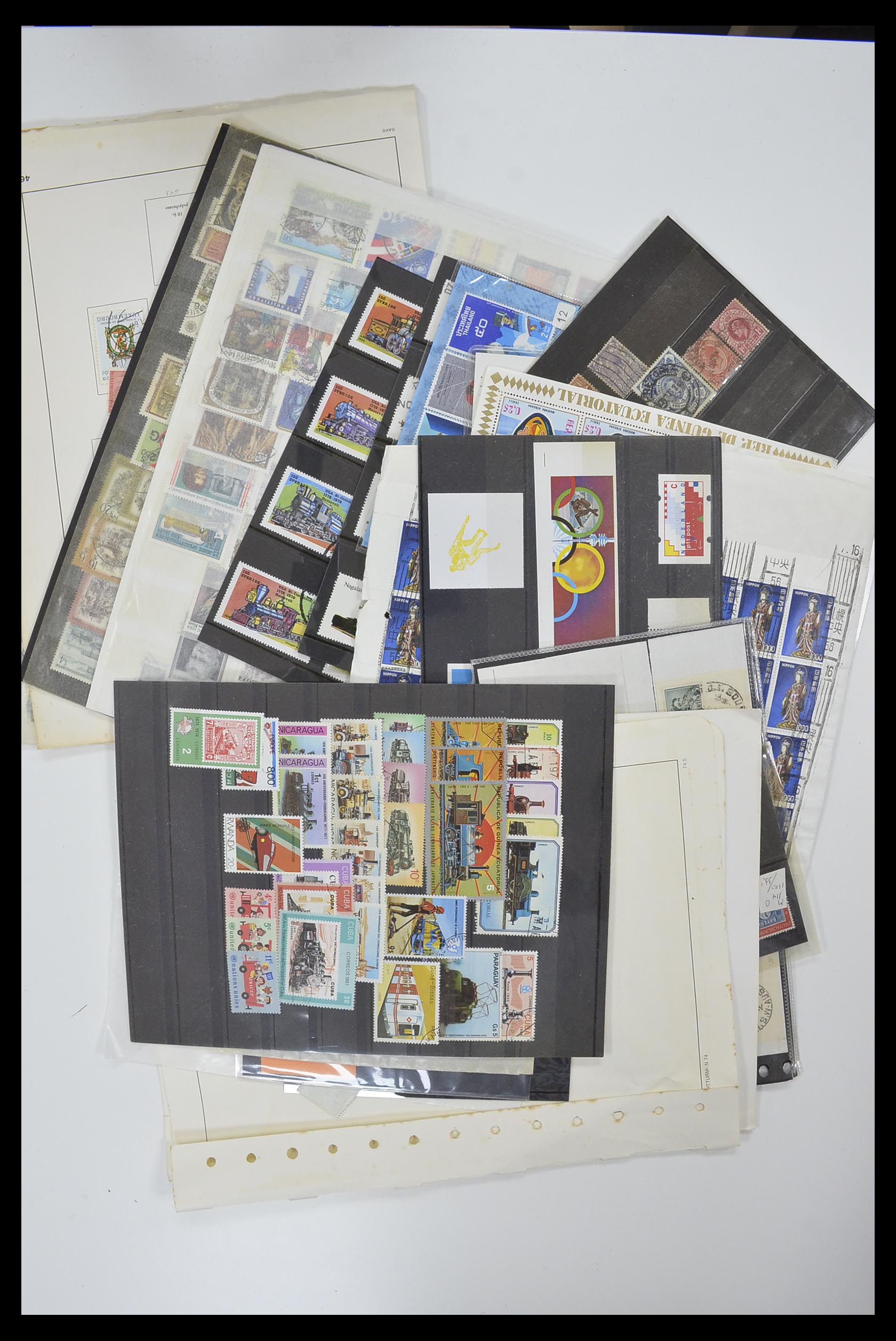 33751 001 - Postzegelverzameling 33751 Wereld uitzoekpartij 1870-2010.