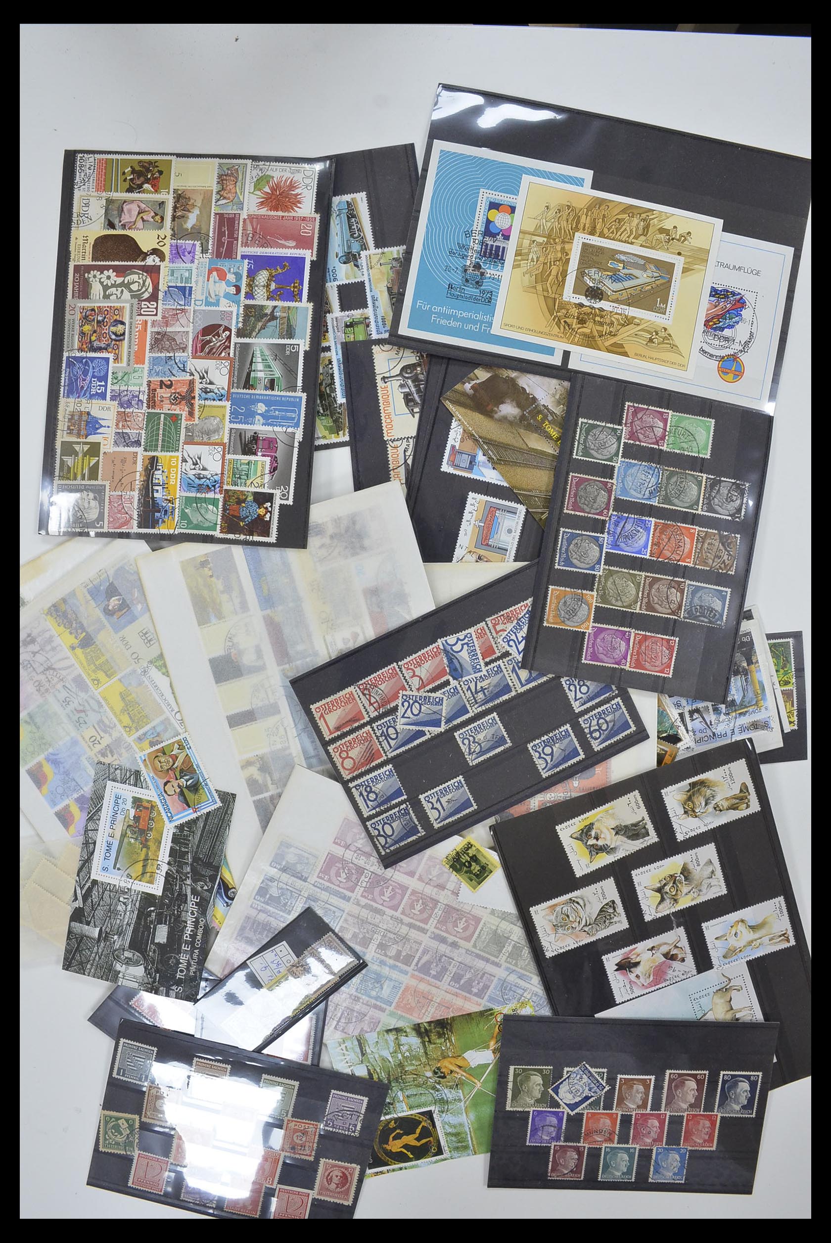 33751 009 - Postzegelverzameling 33751 Wereld uitzoekpartij 1870-2010.
