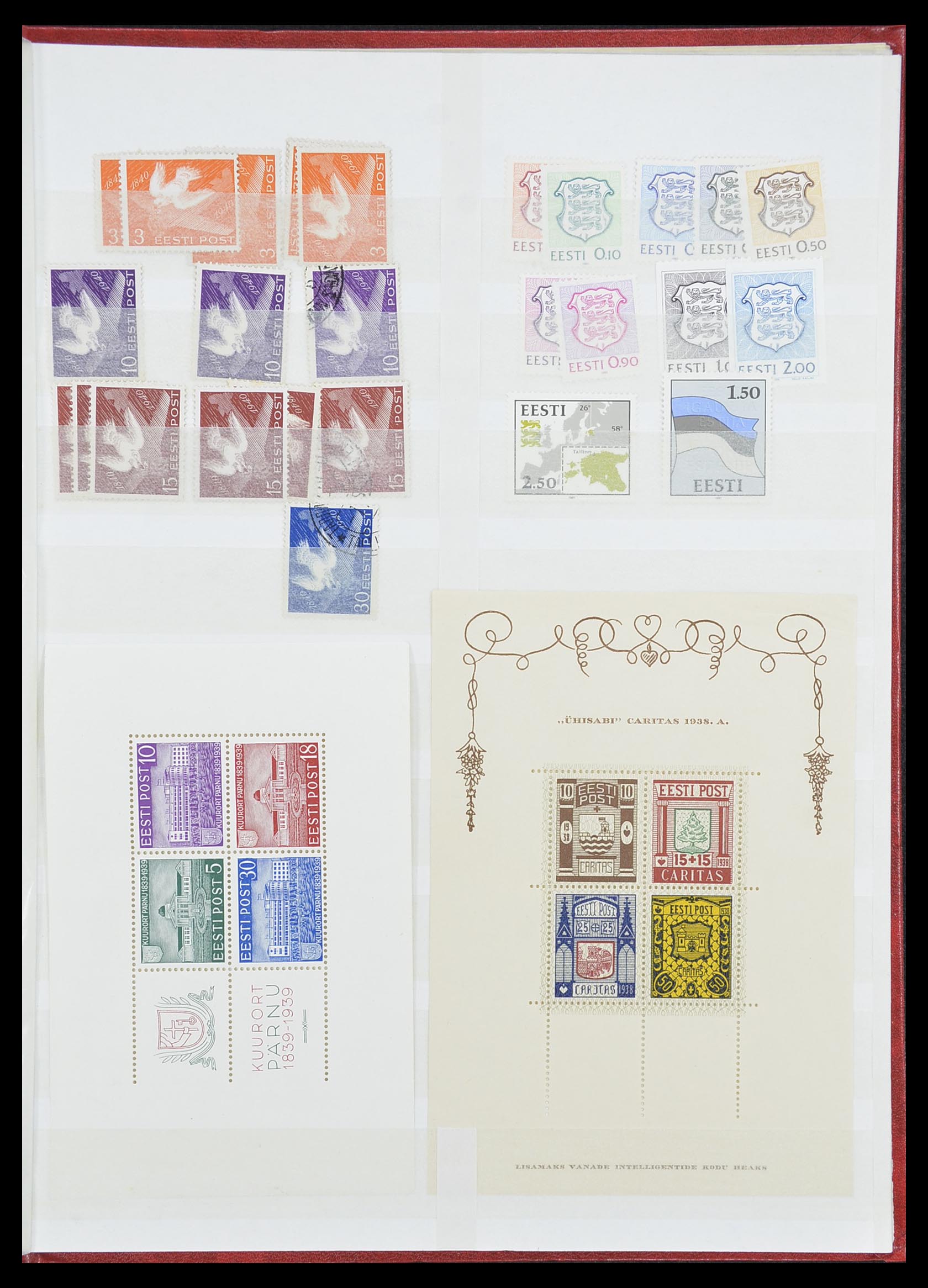 33843 011 - Postzegelverzameling 33843 Estland en Letland 1918-1940.