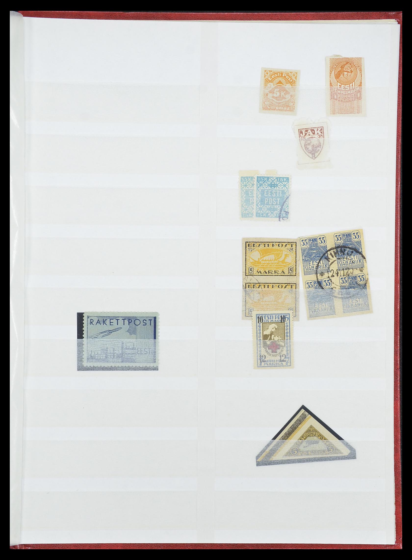 33843 013 - Postzegelverzameling 33843 Estland en Letland 1918-1940.