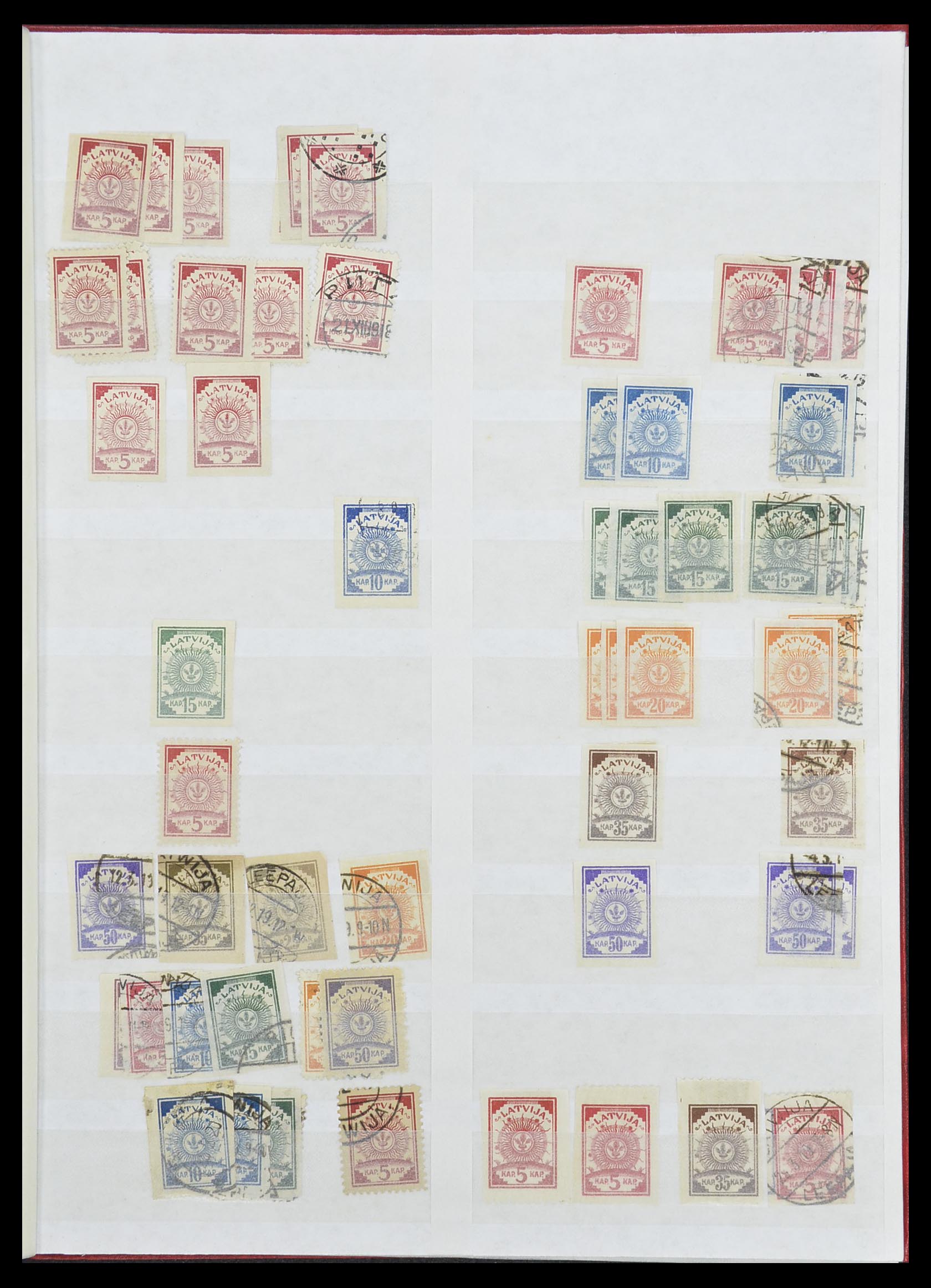 33843 014 - Postzegelverzameling 33843 Estland en Letland 1918-1940.