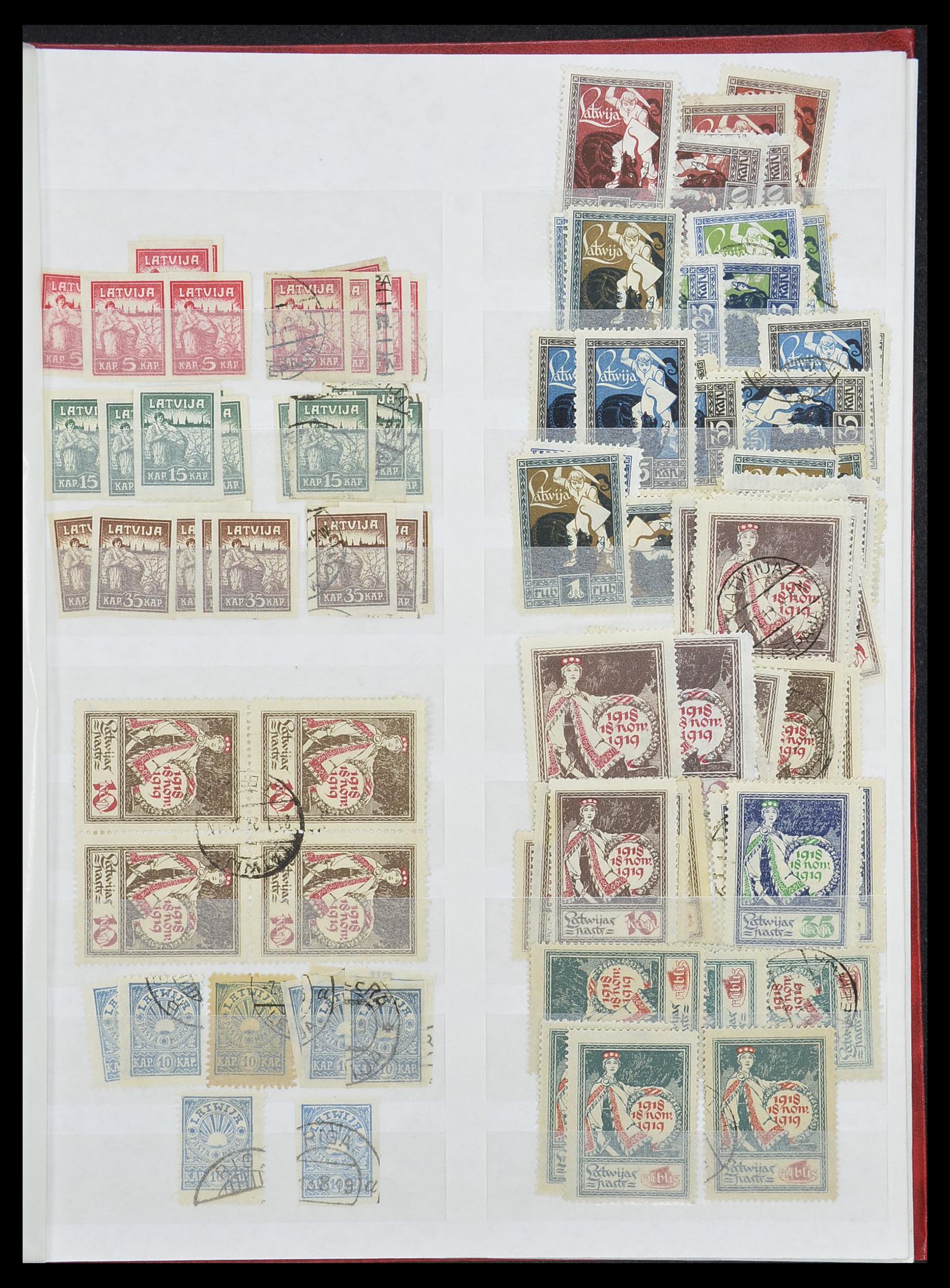33843 016 - Postzegelverzameling 33843 Estland en Letland 1918-1940.