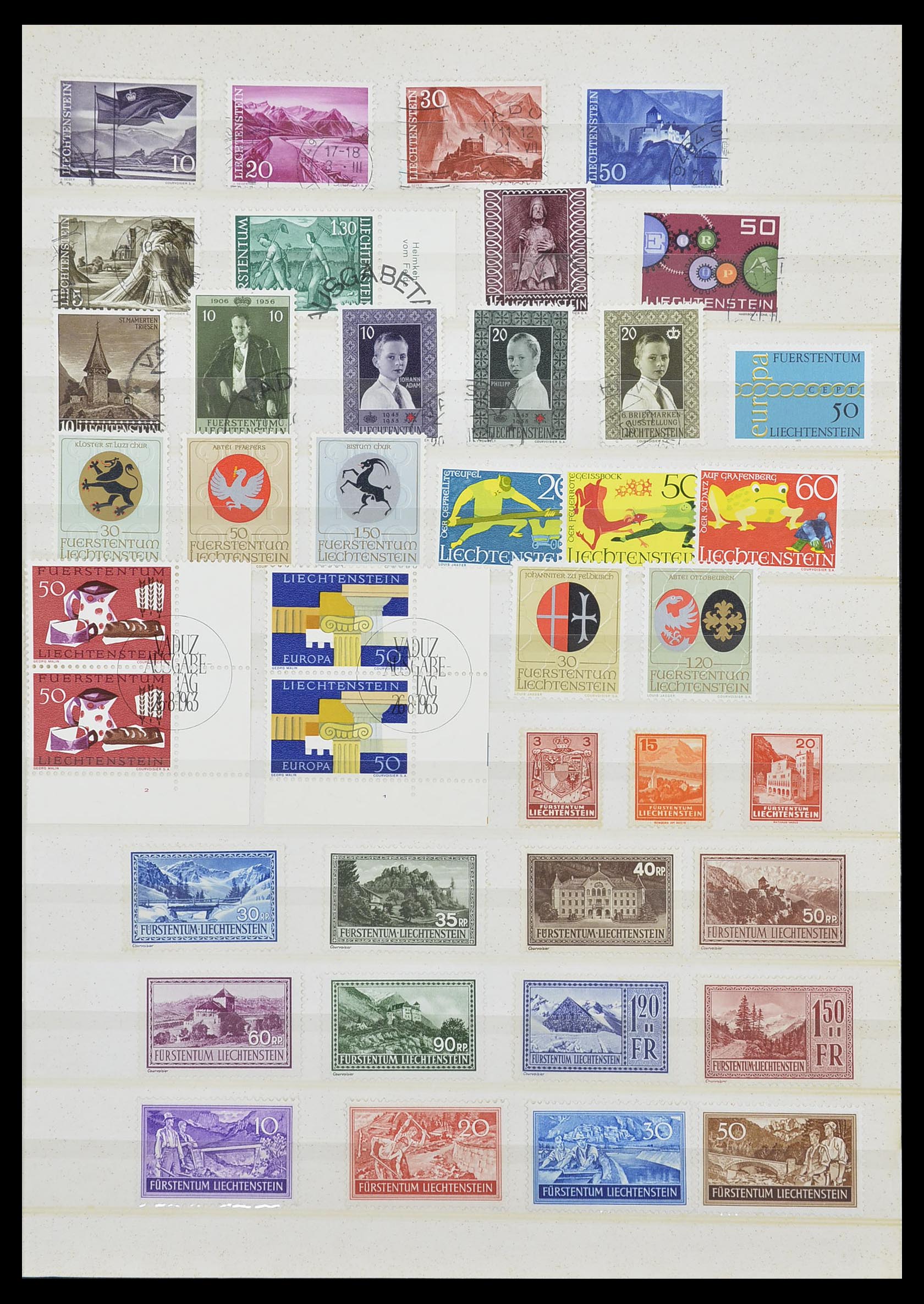 33884 003 - Stamp collection 33884 Liechtenstein 1920-2002.