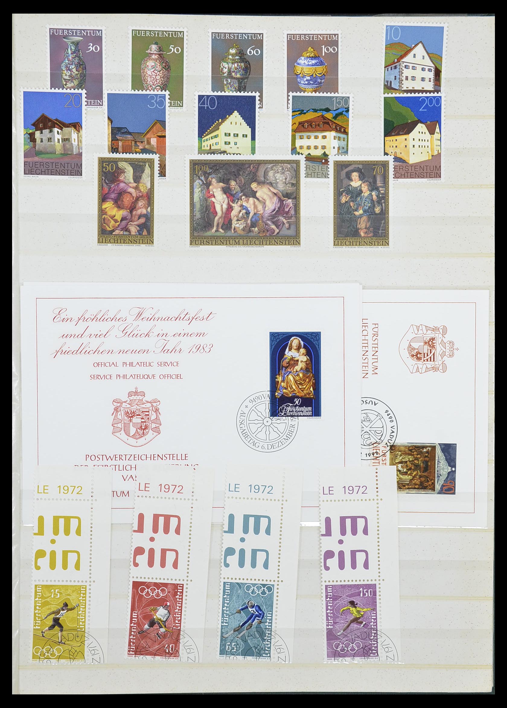33884 017 - Stamp collection 33884 Liechtenstein 1920-2002.