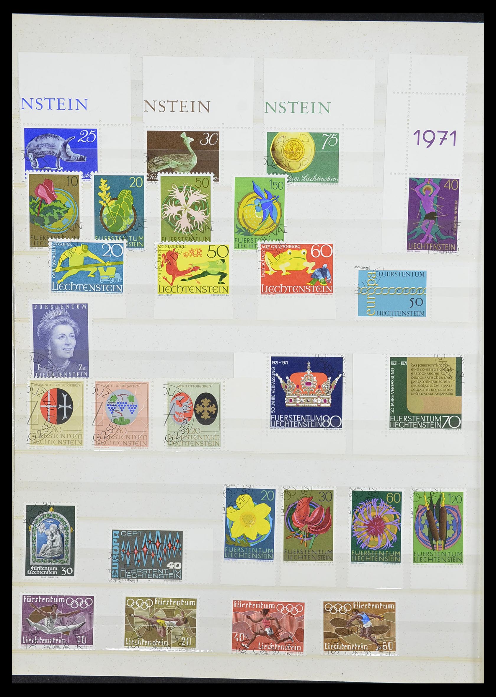 33884 020 - Stamp collection 33884 Liechtenstein 1920-2002.