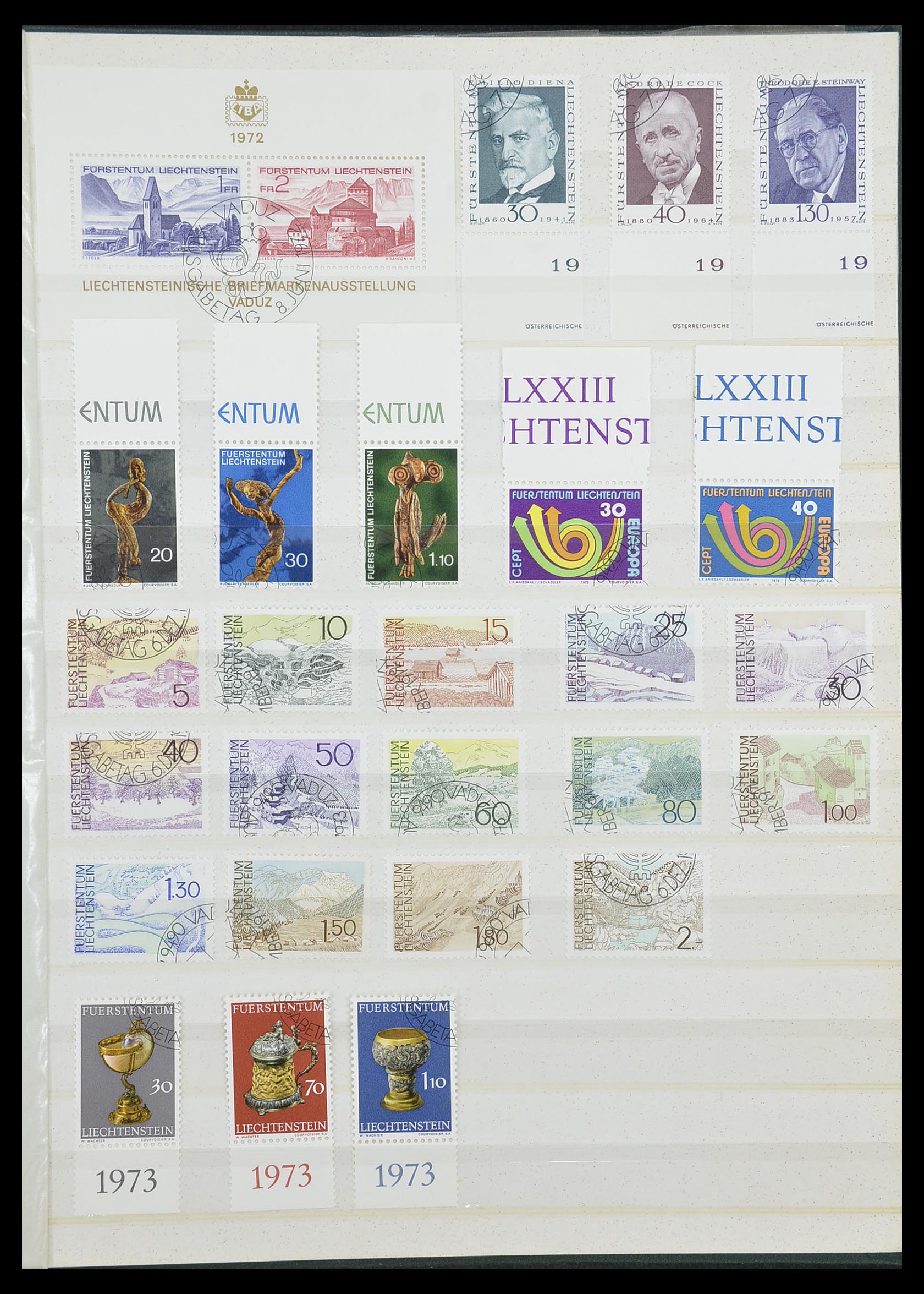 33884 021 - Stamp collection 33884 Liechtenstein 1920-2002.