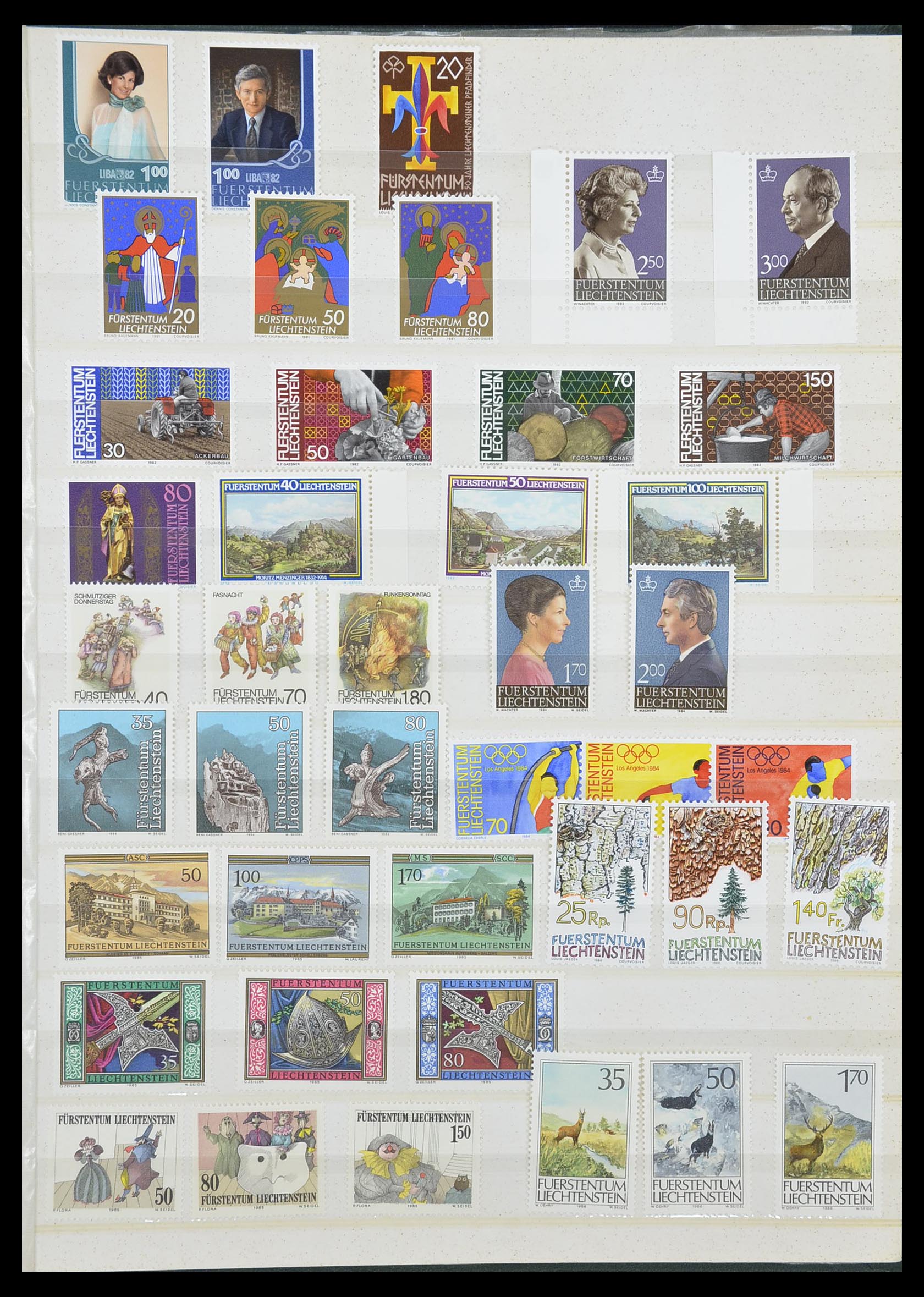 33884 023 - Stamp collection 33884 Liechtenstein 1920-2002.