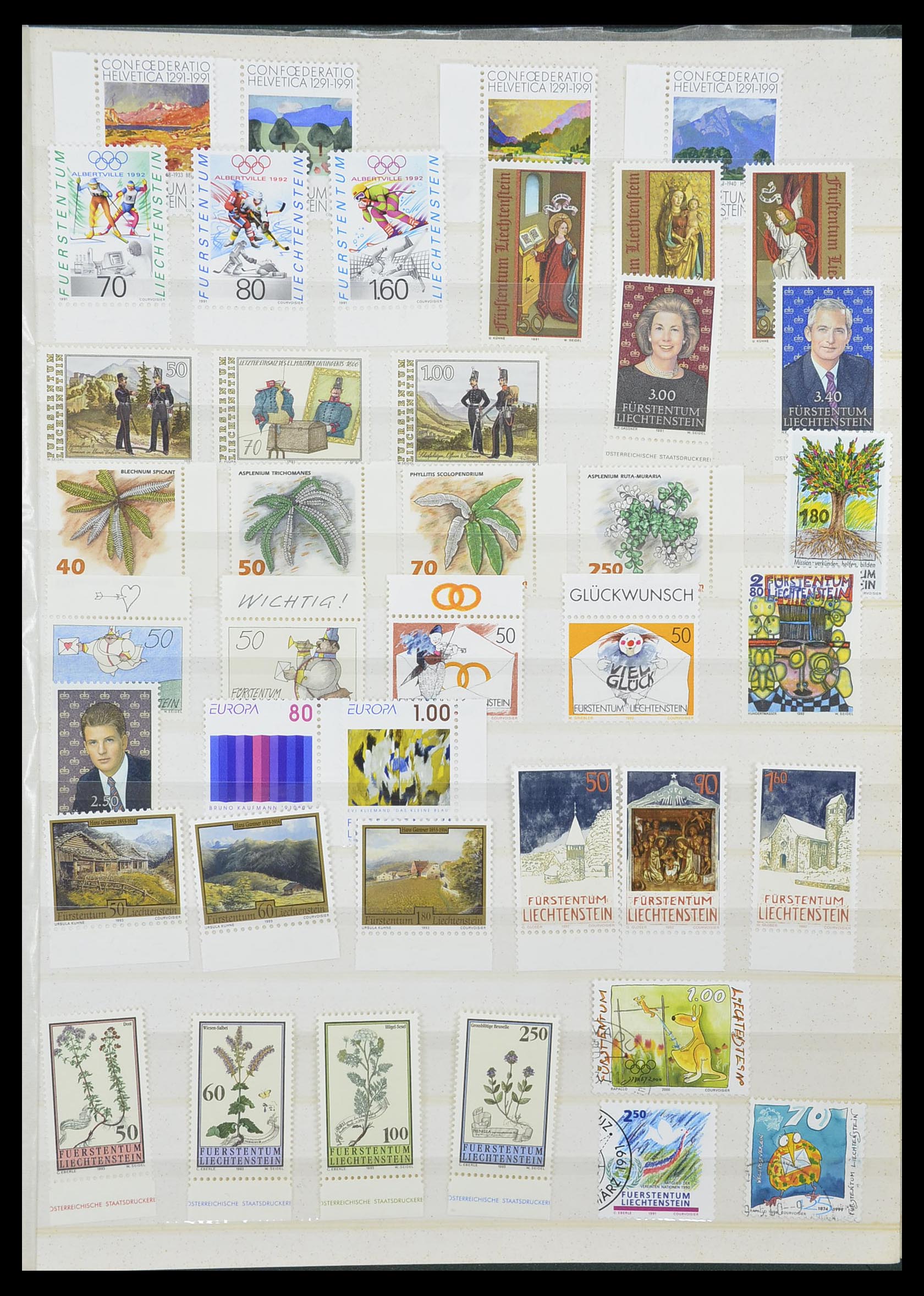 33884 024 - Stamp collection 33884 Liechtenstein 1920-2002.