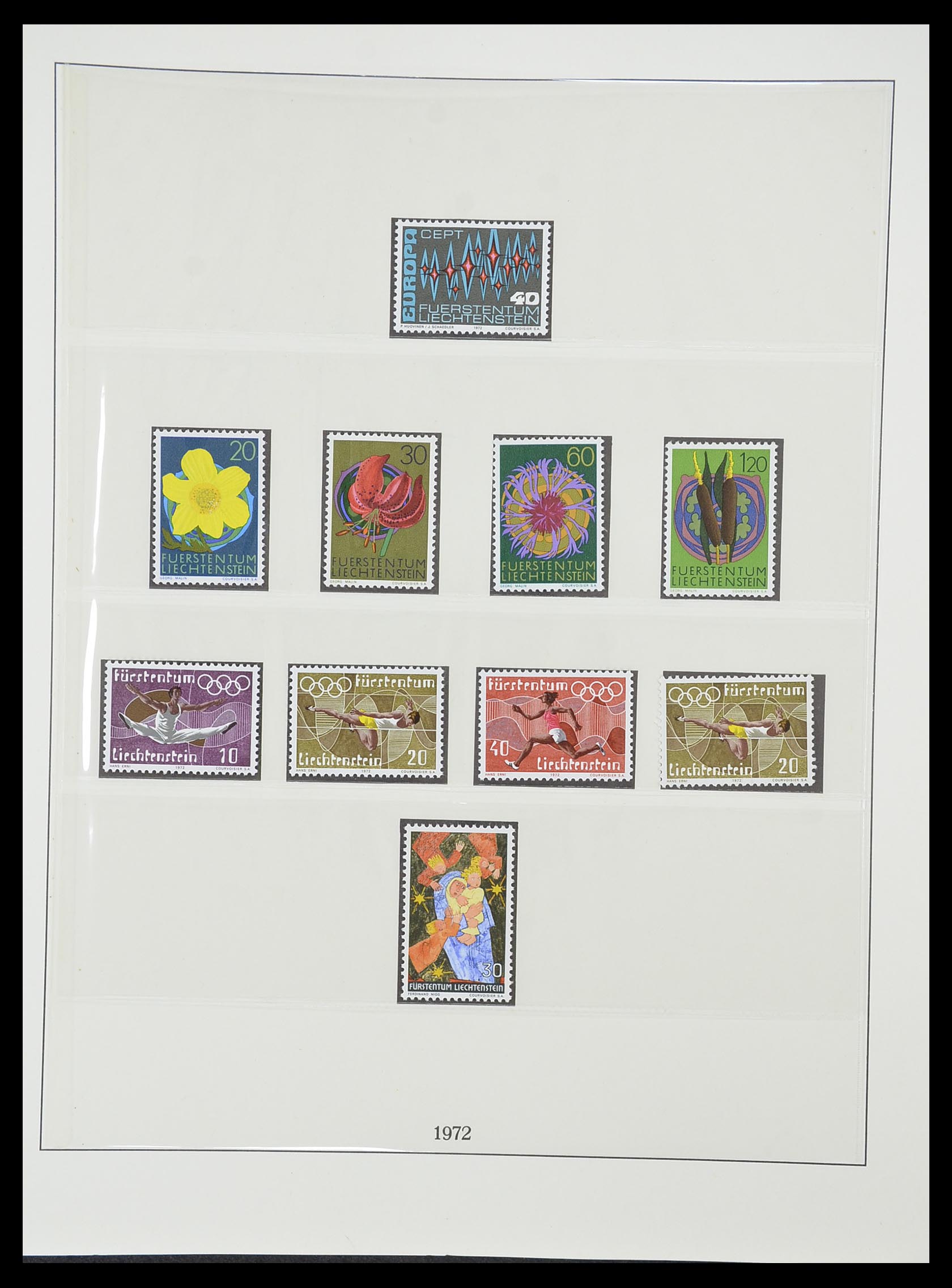 33884 040 - Stamp collection 33884 Liechtenstein 1920-2002.