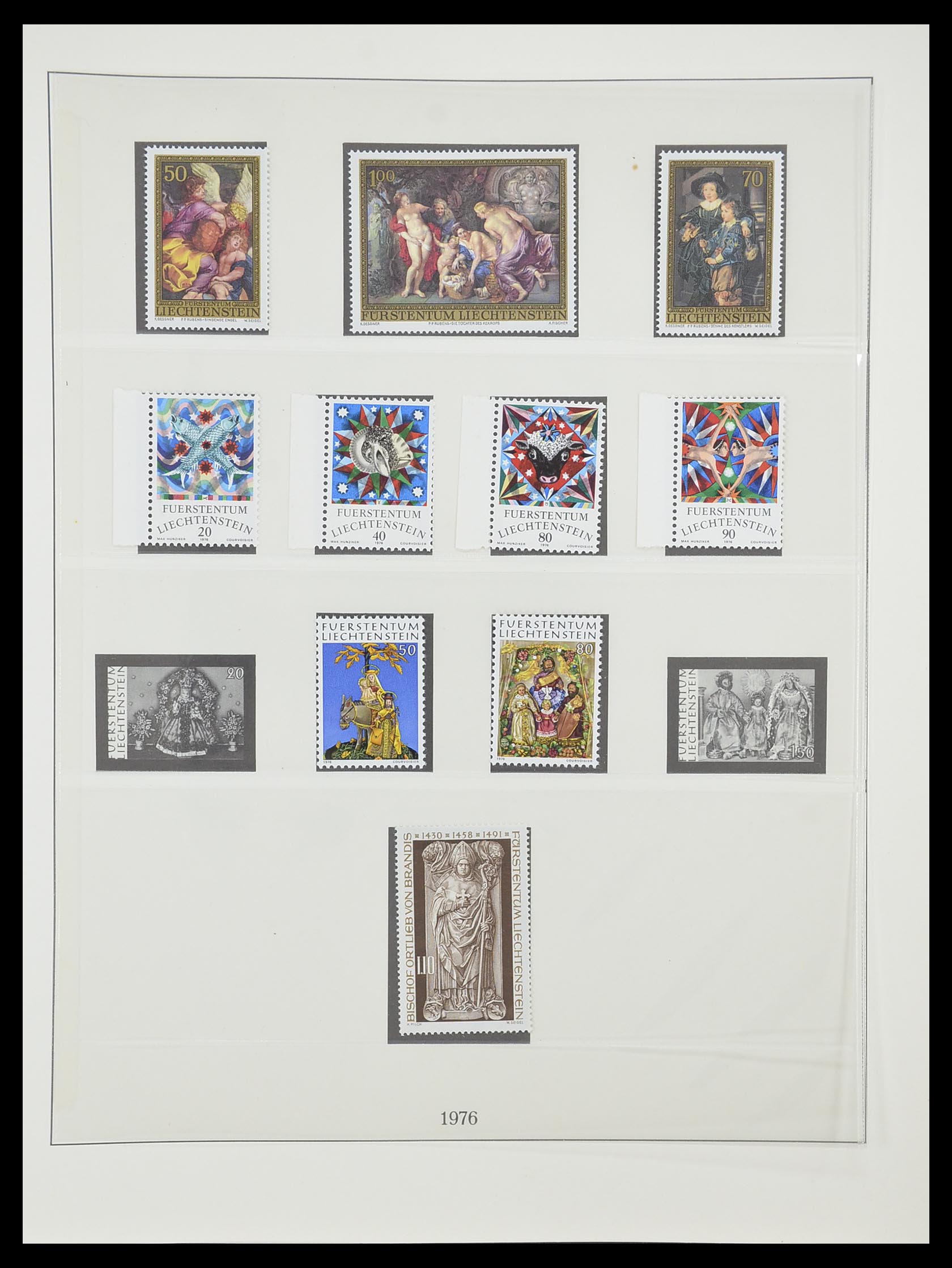 33884 051 - Stamp collection 33884 Liechtenstein 1920-2002.