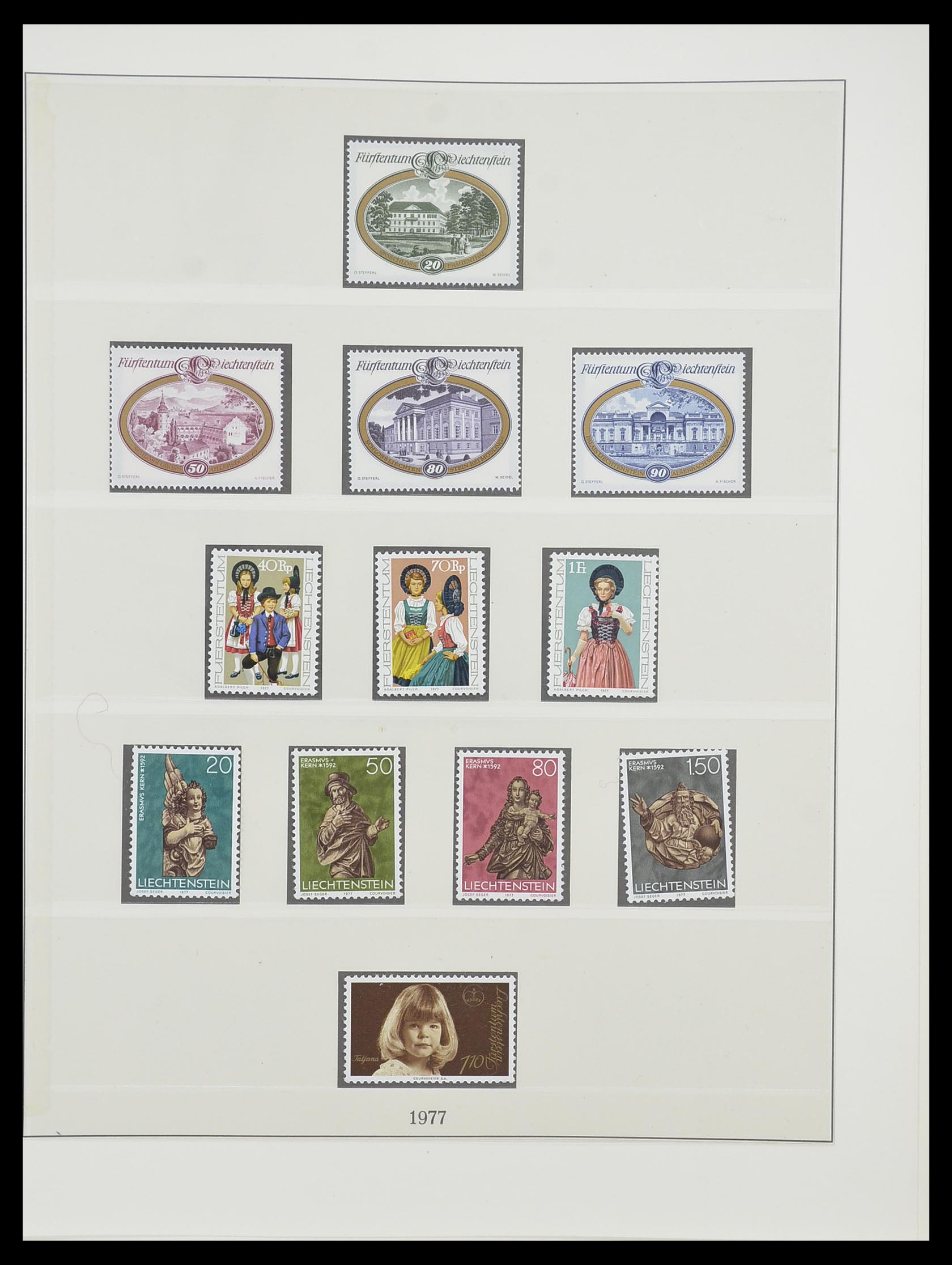 33884 054 - Stamp collection 33884 Liechtenstein 1920-2002.