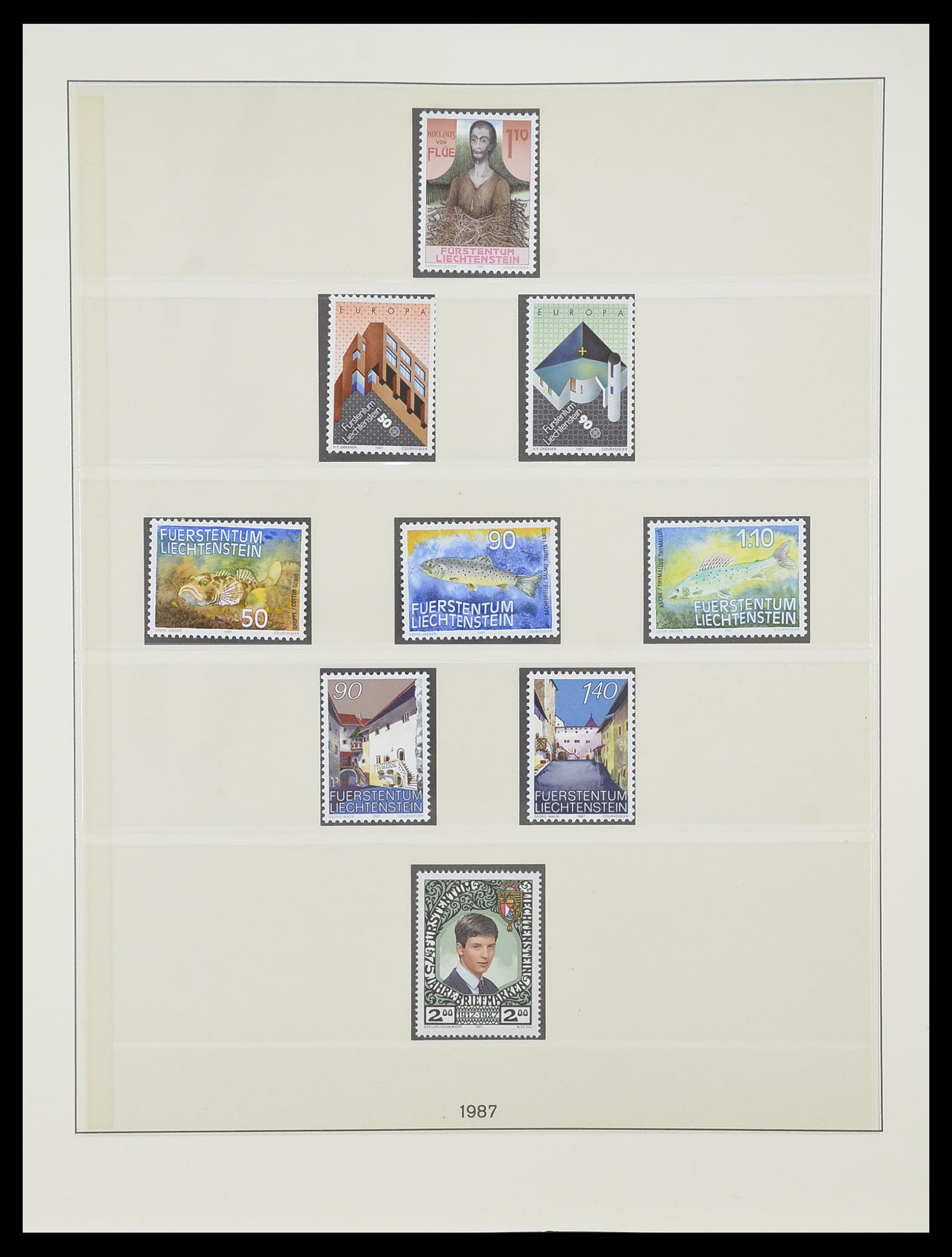 33884 060 - Stamp collection 33884 Liechtenstein 1920-2002.
