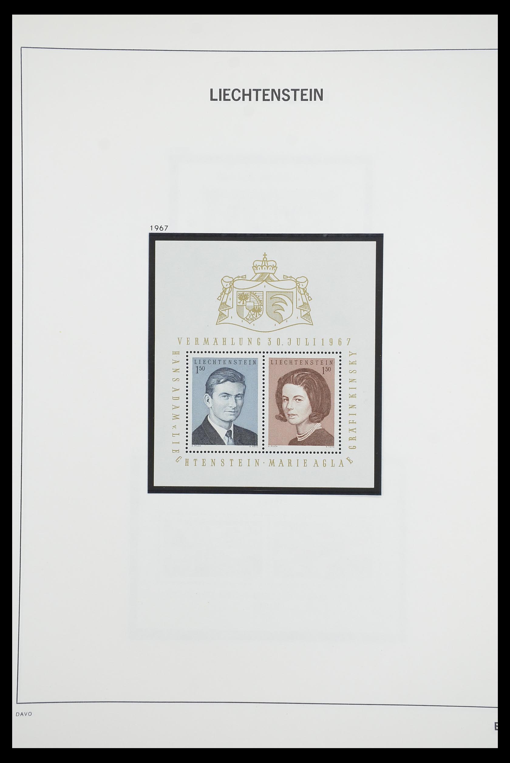 33890 083 - Stamp collection 33890 Liechtenstein 1912-1986.