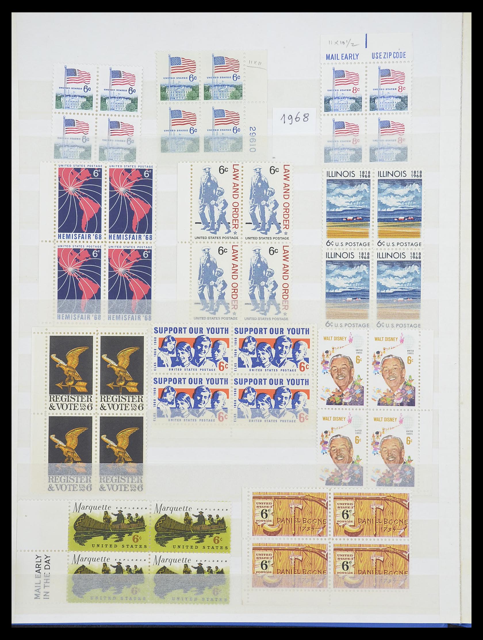 33904 092 - Stamp collection 33904 USA 1938-1998.