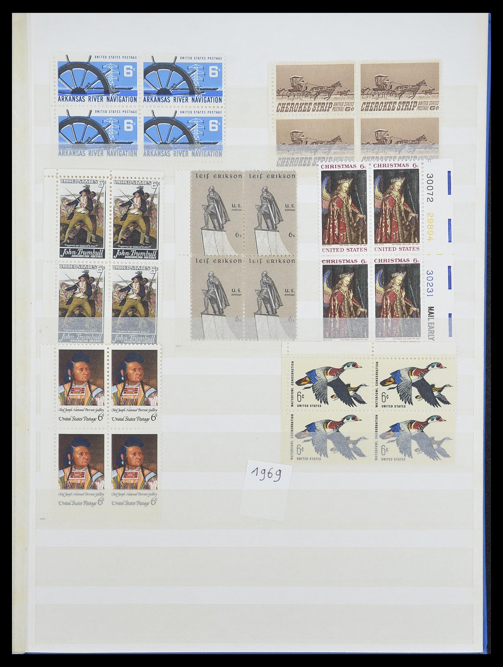 33904 093 - Stamp collection 33904 USA 1938-1998.