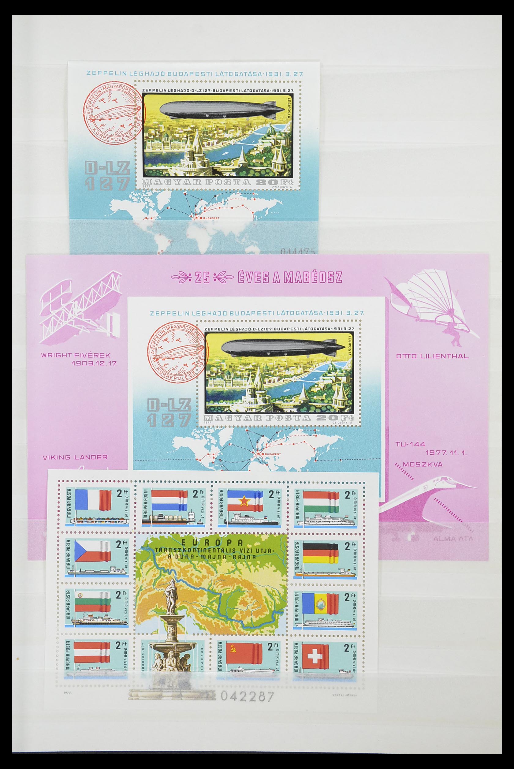33909 001 - Postzegelverzameling 33909 Hongarije blokken 1977-2010.