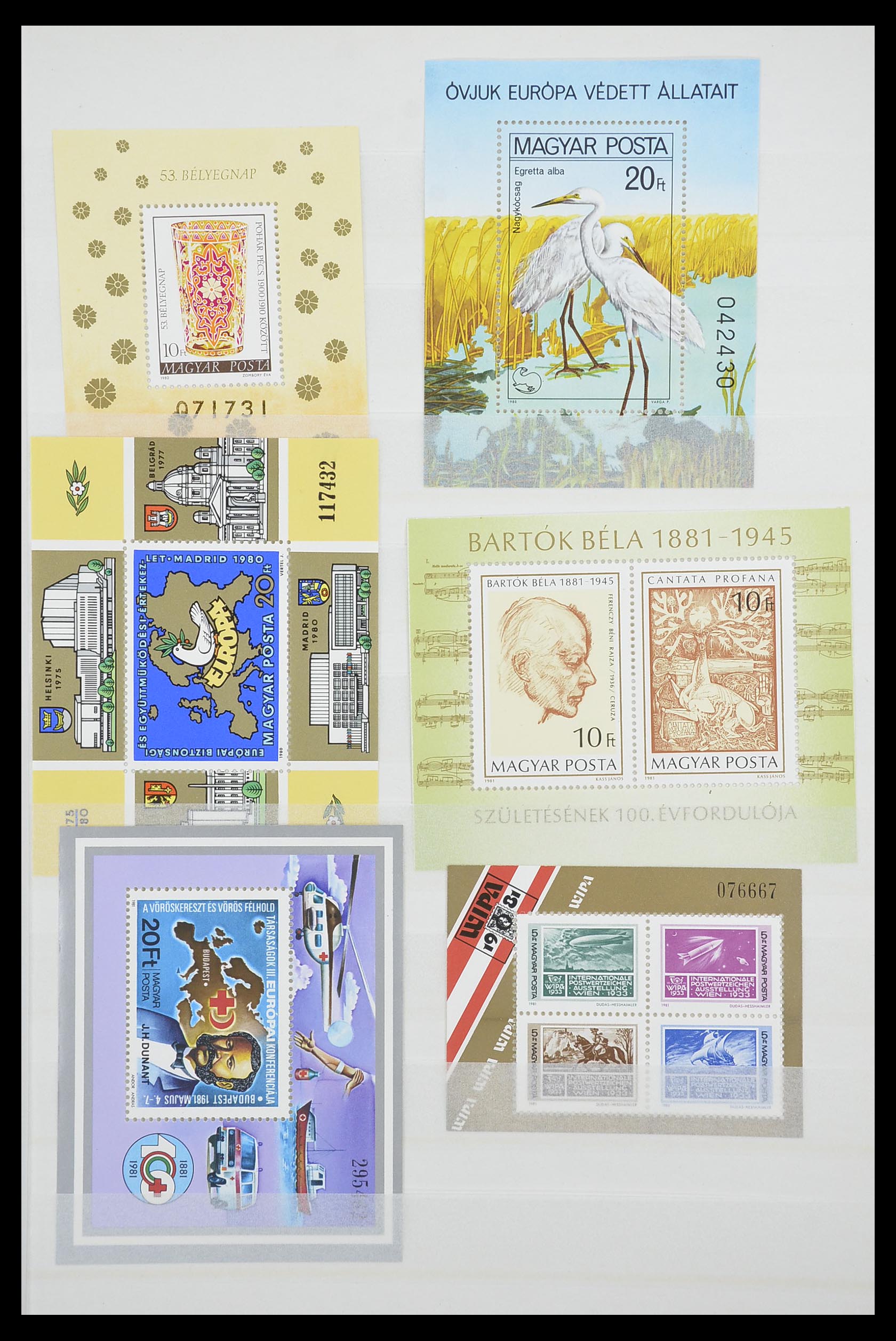 33909 005 - Postzegelverzameling 33909 Hongarije blokken 1977-2010.