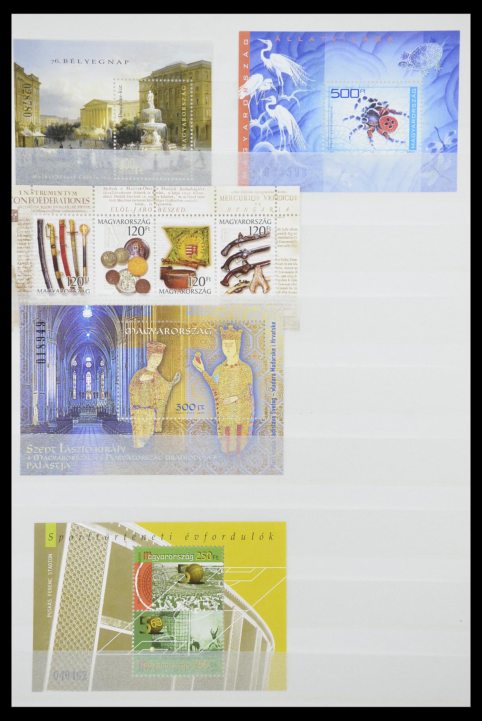 33909 033 - Postzegelverzameling 33909 Hongarije blokken 1977-2010.