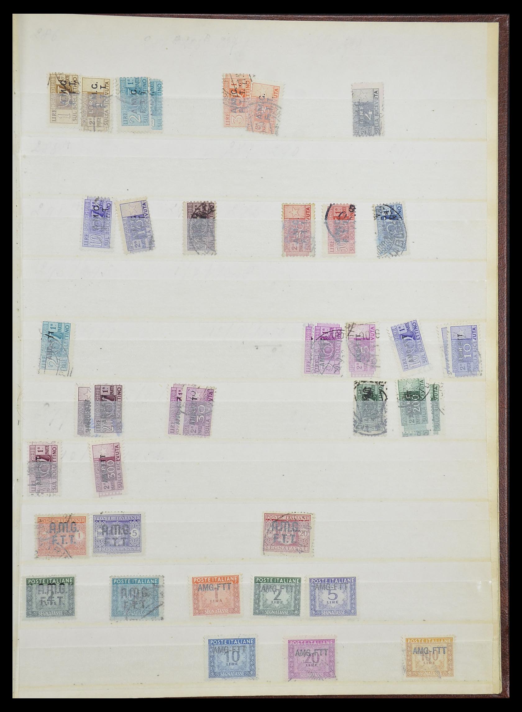 33917 015 - Postzegelverzameling 33917 Triëst, Campione en gebieden 1890-1960.