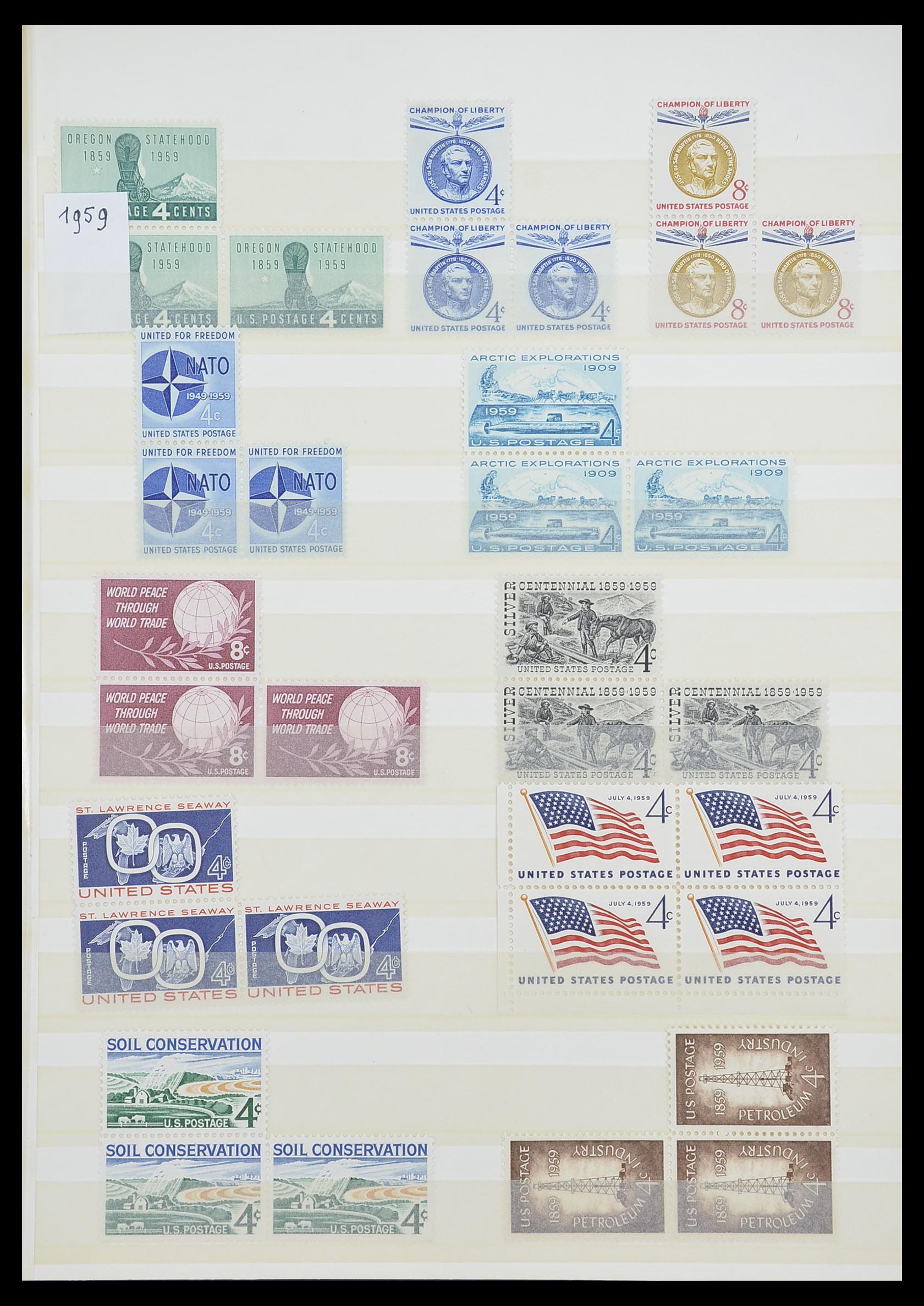 33933 017 - Stamp collection 33933 USA MNH 1945-1996.