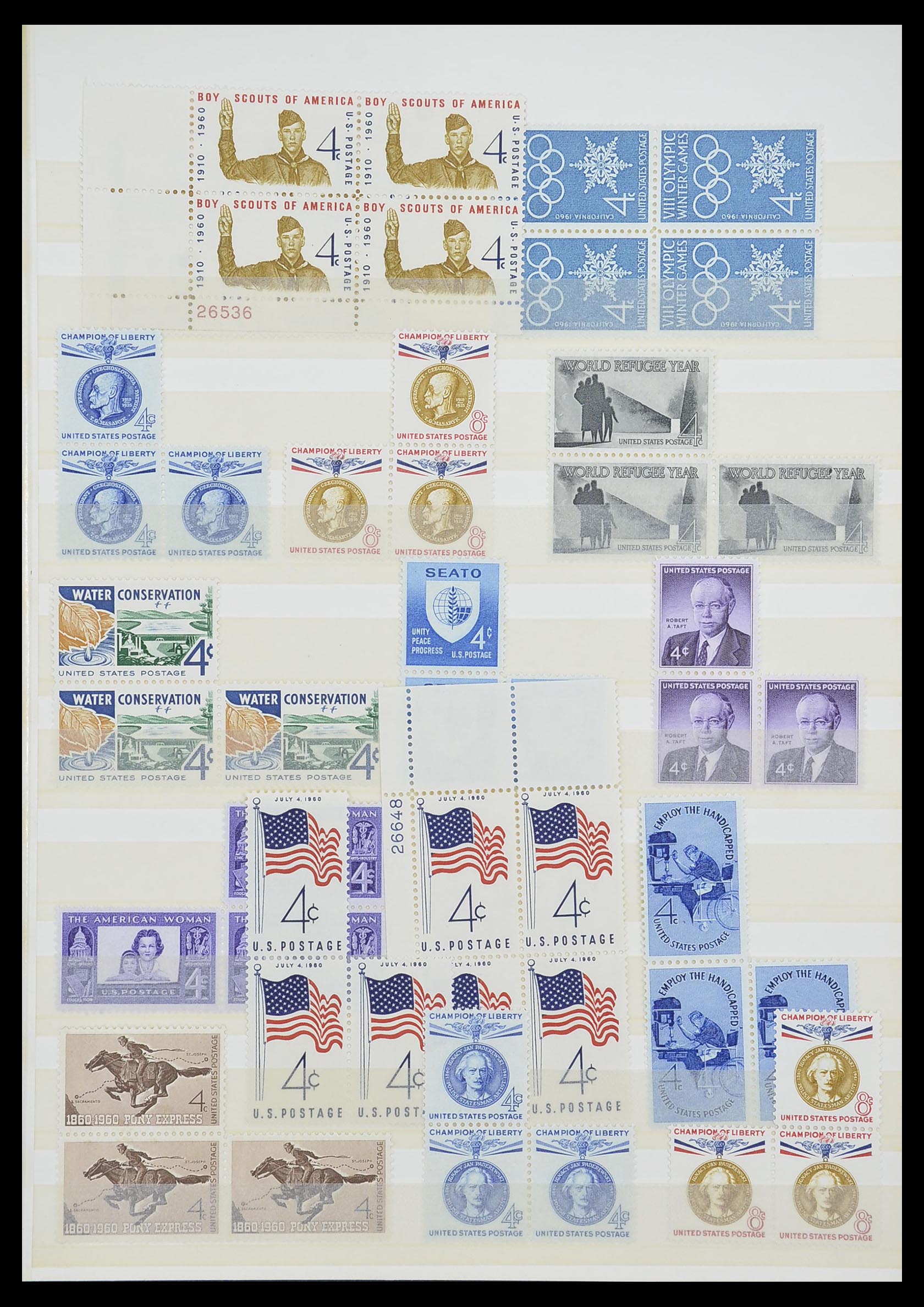 33933 019 - Stamp collection 33933 USA MNH 1945-1996.