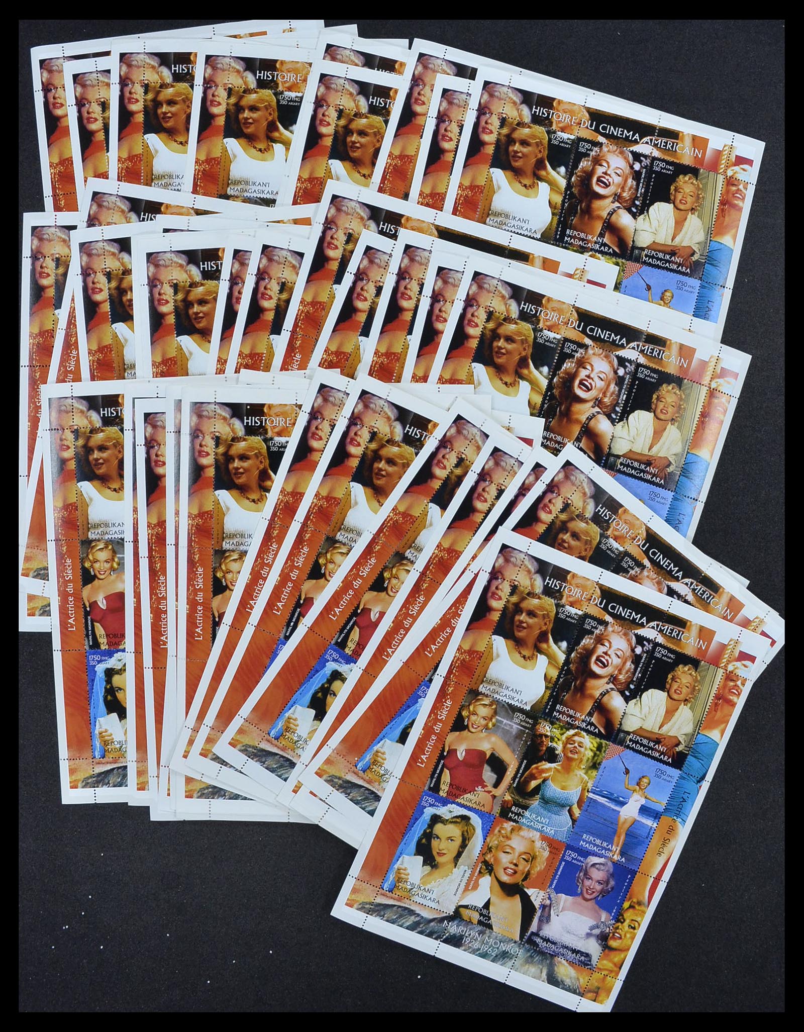 33934 057 - Postzegelverzameling 33934 Motieven 1975-2003.