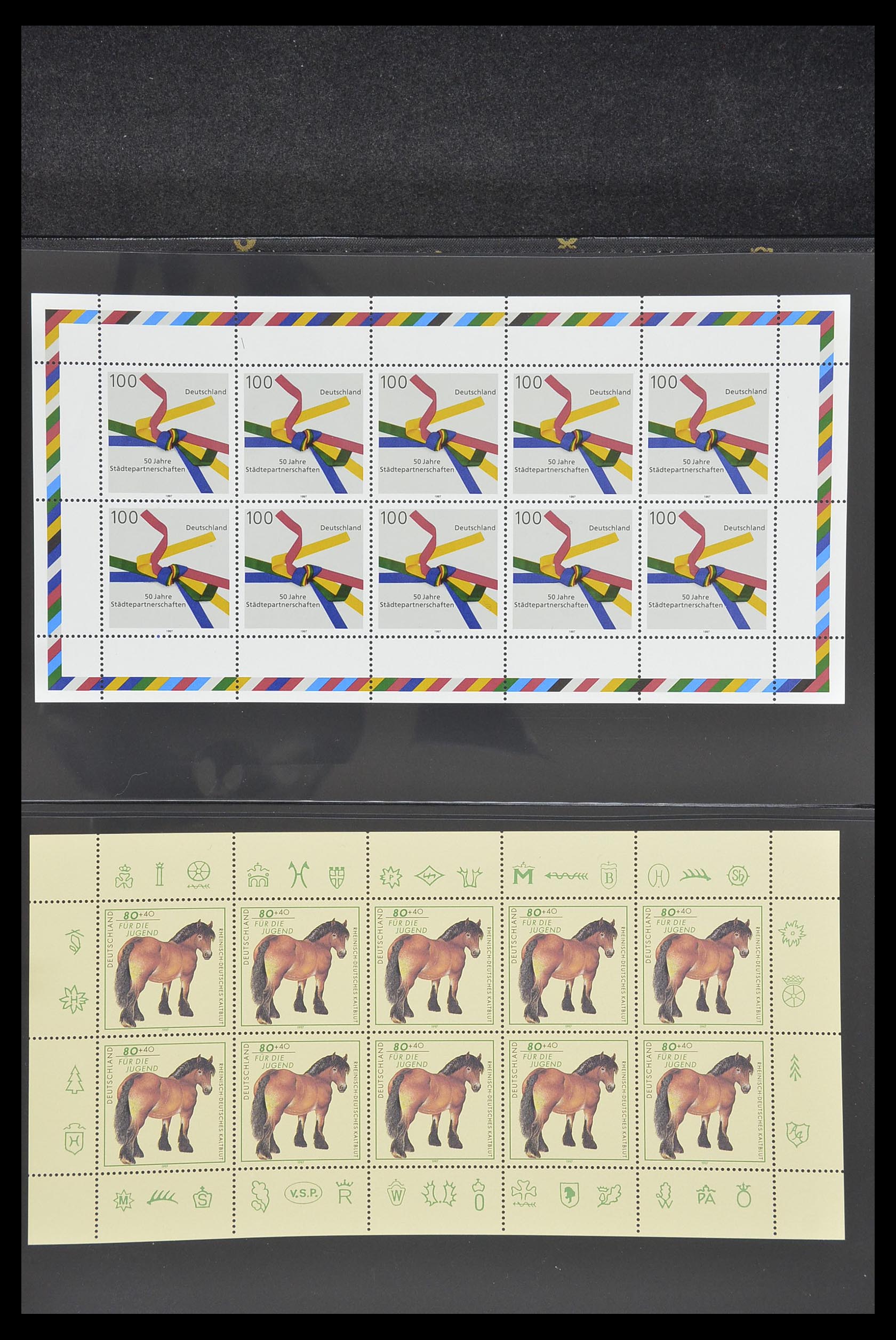 33936 074 - Stamp collection 33936 Bundespost kleinbogen 1994-2000.
