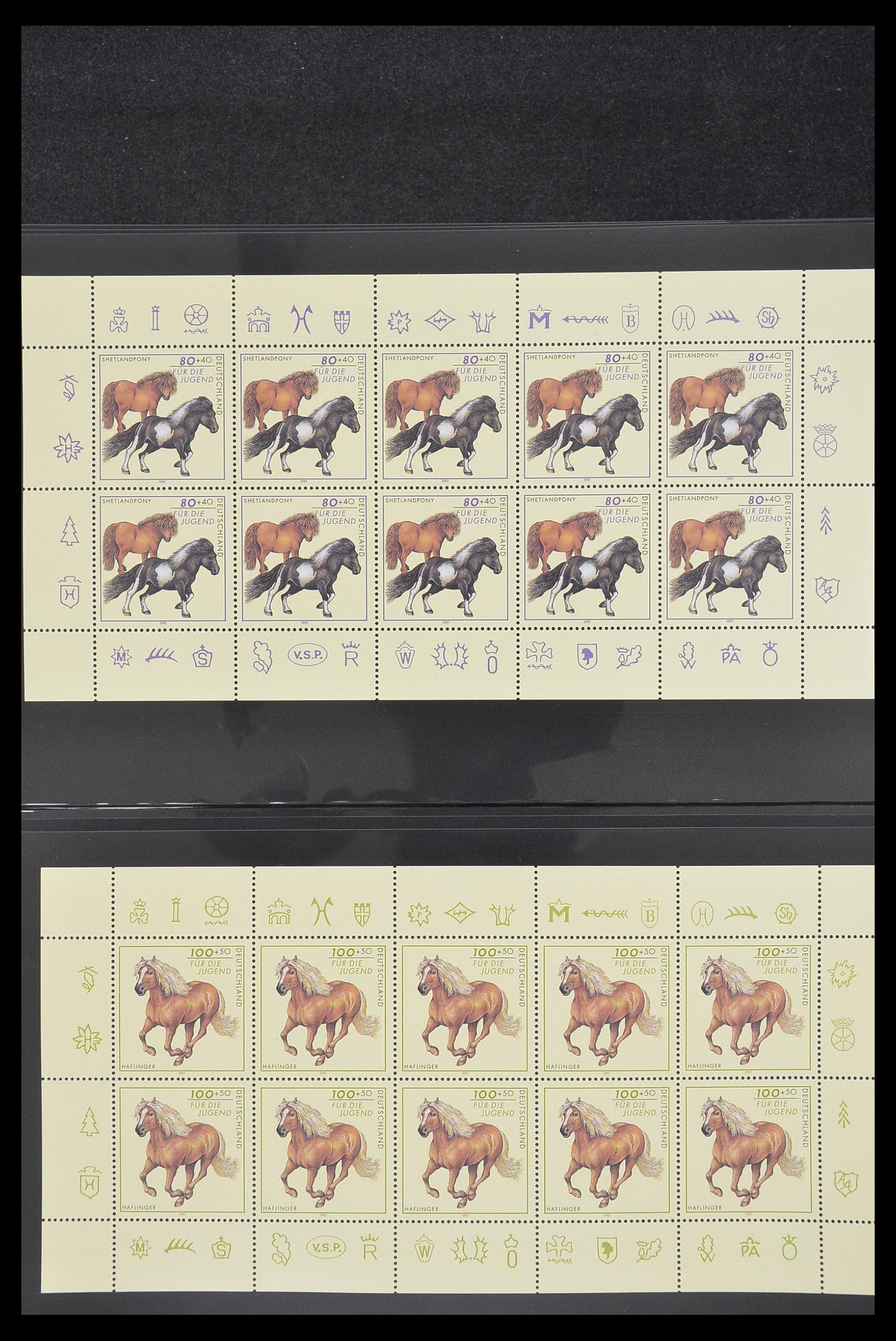 33936 075 - Stamp collection 33936 Bundespost kleinbogen 1994-2000.