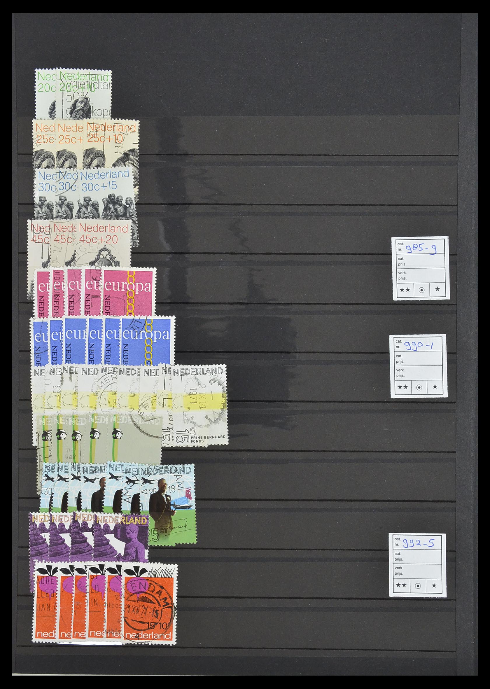 33940 100 - Postzegelverzameling 33940 Nederland en overzeese gebiedsdelen 1852-1